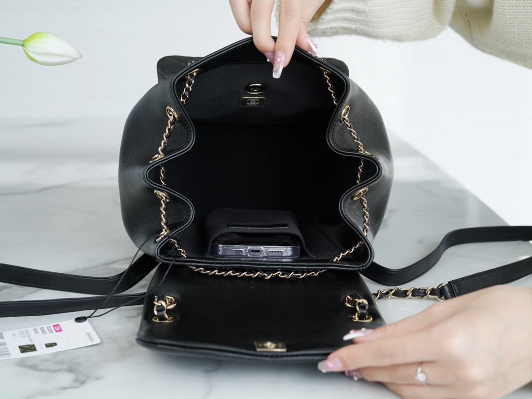 𝗖𝗛𝗔𝗘𝗡𝗟✦23c New 𝐃𝐮𝐦𝐚 Shoulder Bag Black Large