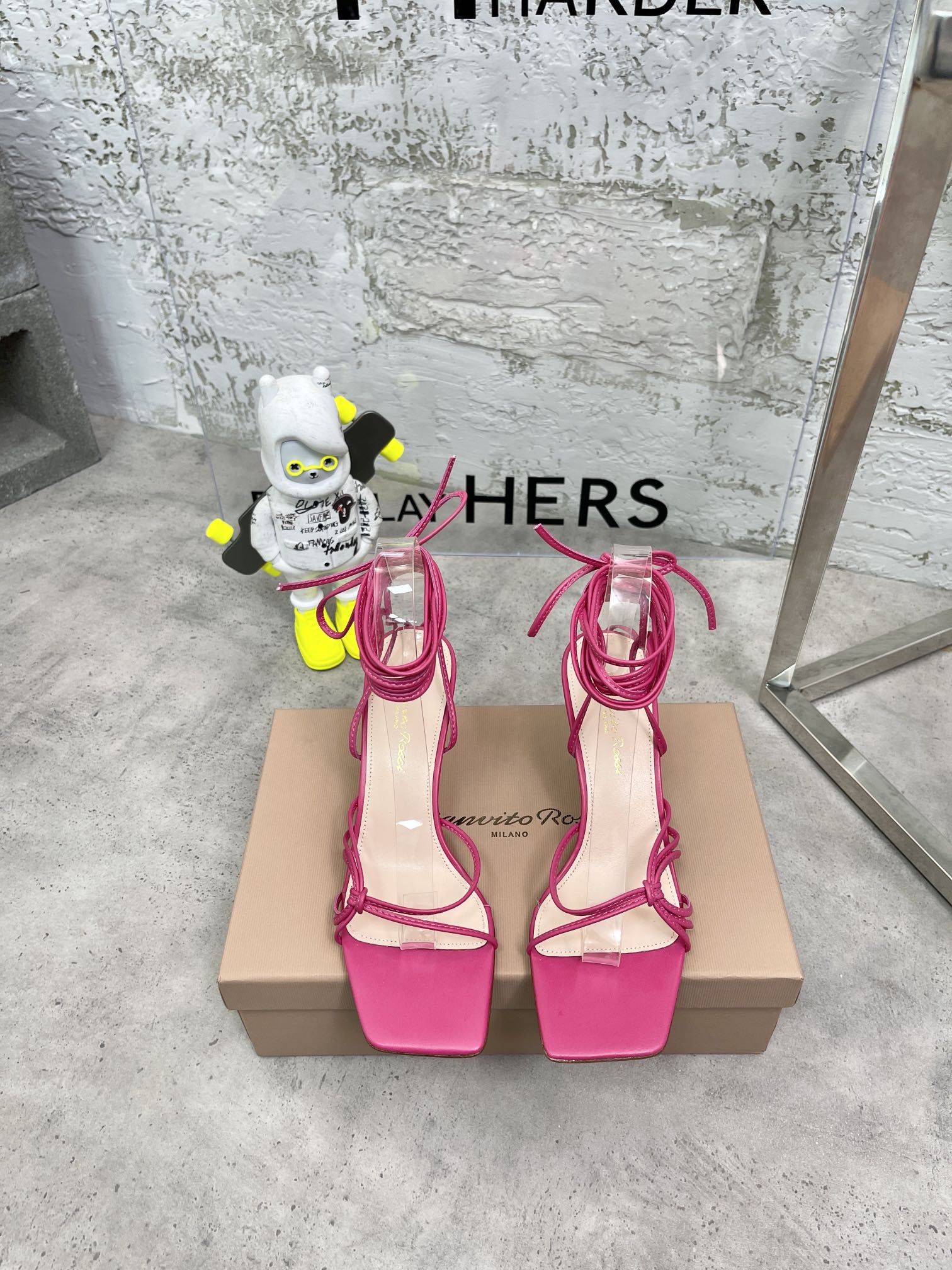 𝐆𝐢𝐚𝐧𝐯𝐢𝐭𝐨｜𝟐𝟎𝟐𝟑/𝐒𝐒 𝐧𝐞𝐰 Sylvie metallic high heels