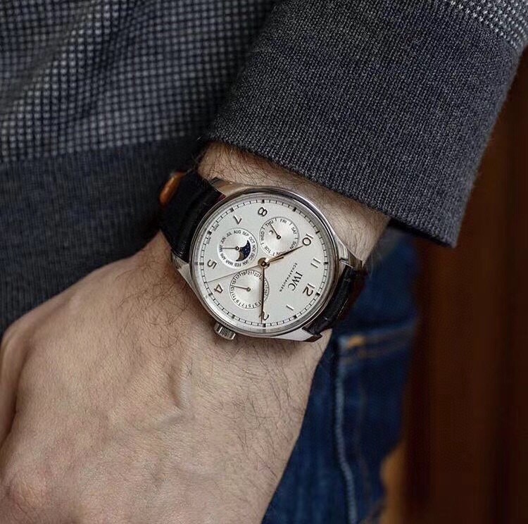 IWC- Vanguard - Men's Watch Mechanical Automatic Movement Mineralized Glass 316L Stainless Steel Case