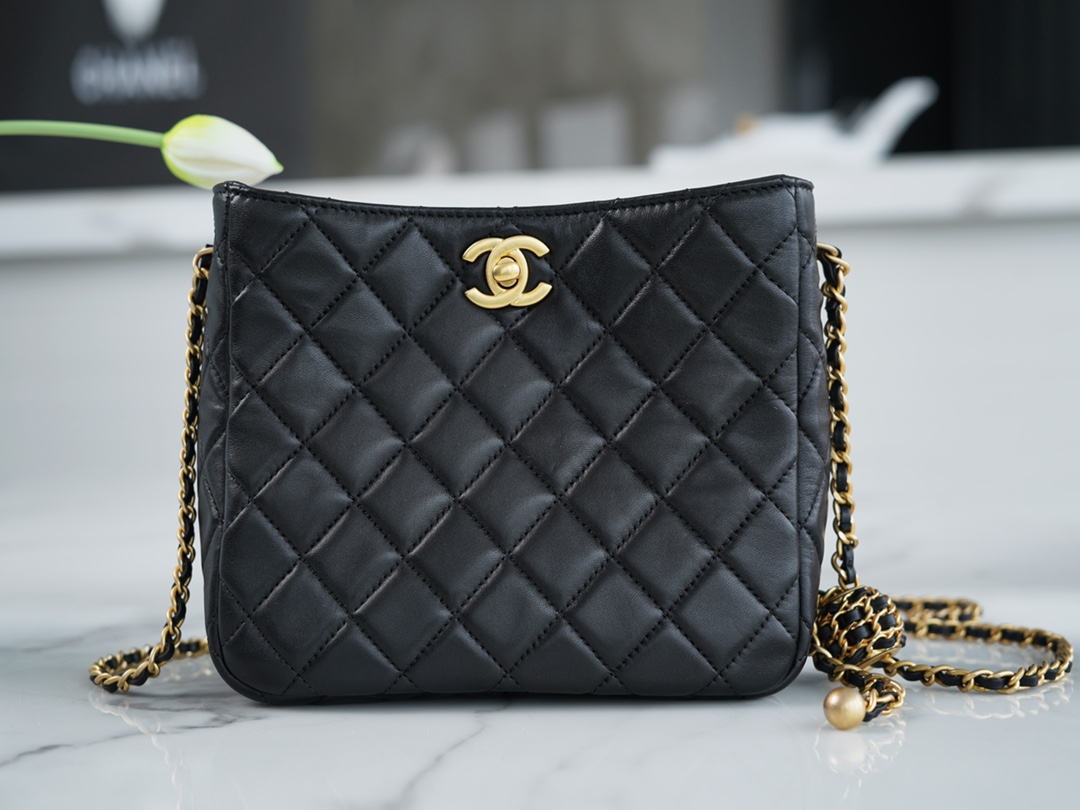 𝗖𝗛𝗔𝗘𝗡𝗟✦ 22s Woven Gold Ball 𝑯𝒐𝒃𝒐 Hippie Bag Black 〰️