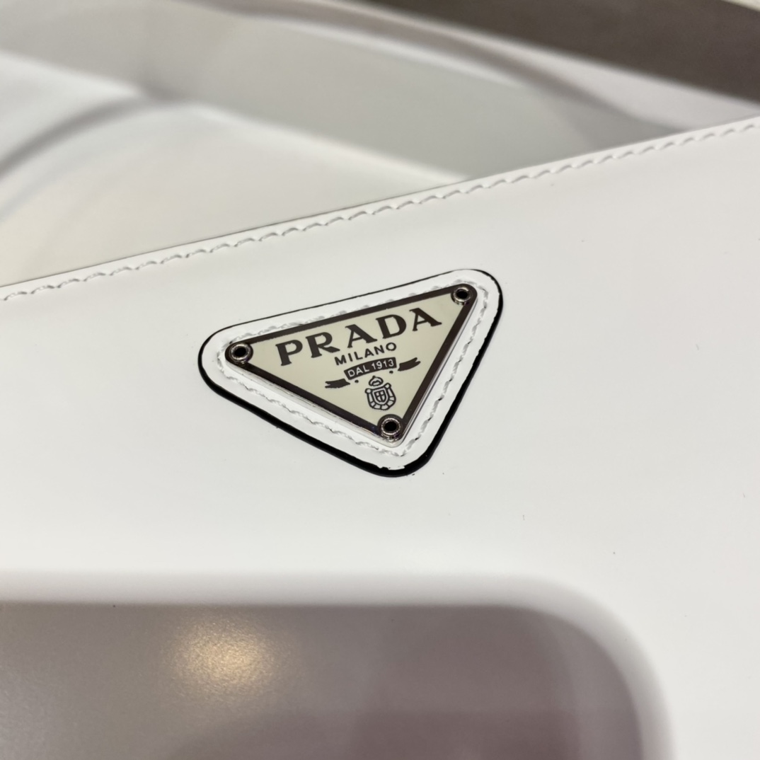 𝐏𝐑𝐀𝐃𝐀 New Underarm Bag 1BC155