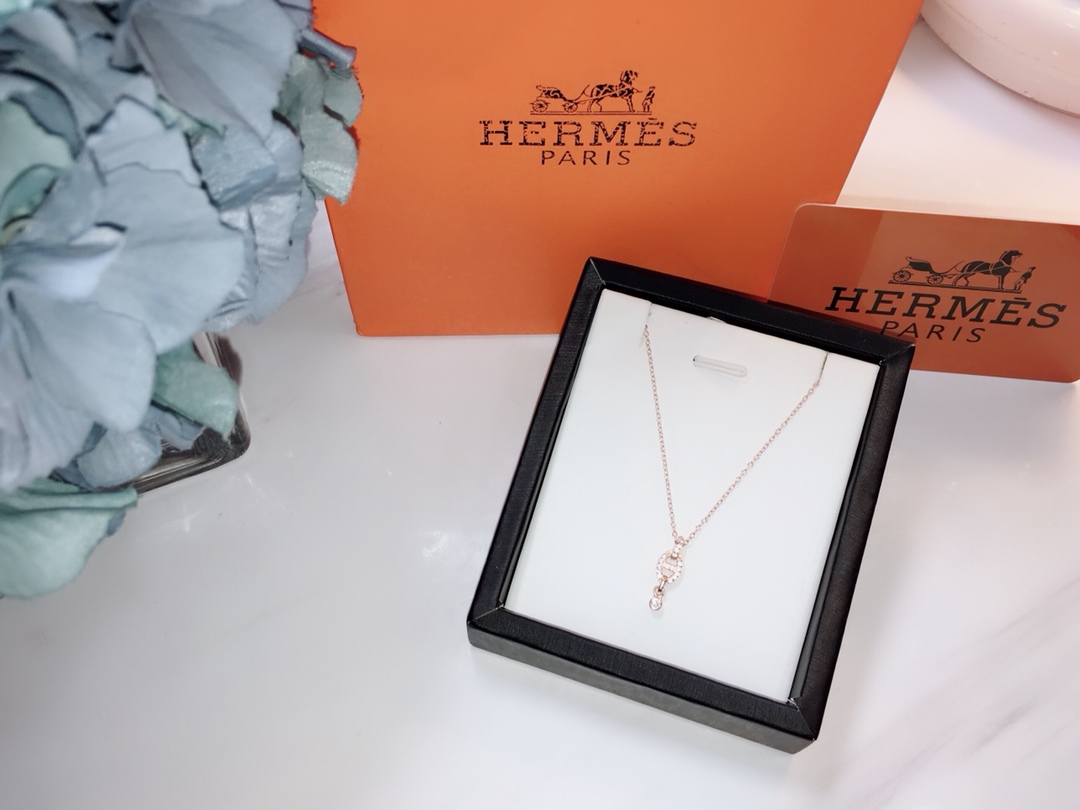 Hermes necklace
