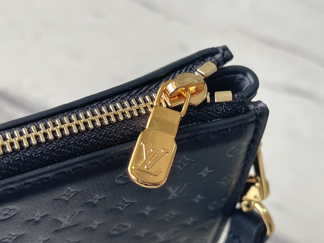 𝐋𝐎𝐔𝐈𝐒 𝐕𝐔𝐈𝐓𝐓𝐎𝐍    M82247