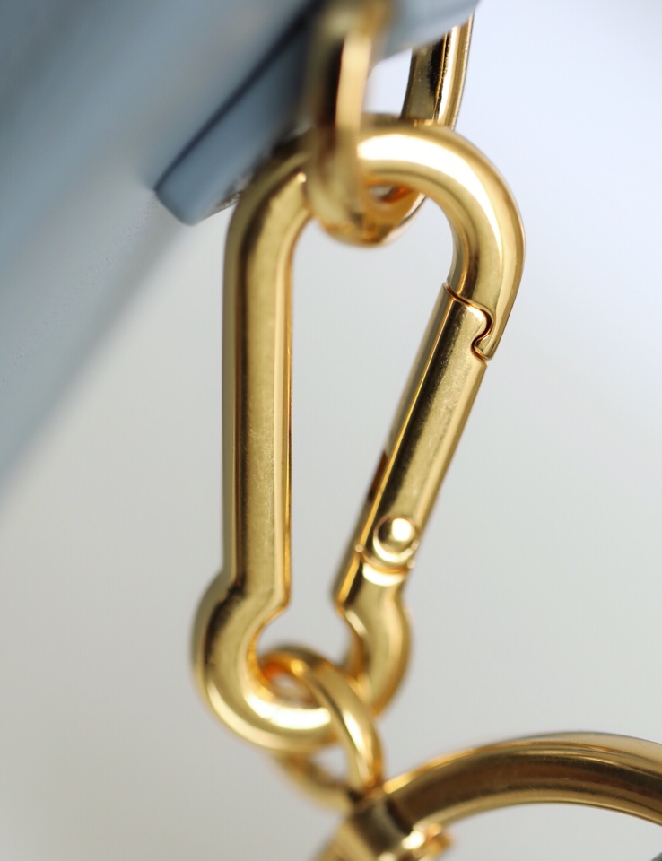 Montaigne enamel buckle box bag