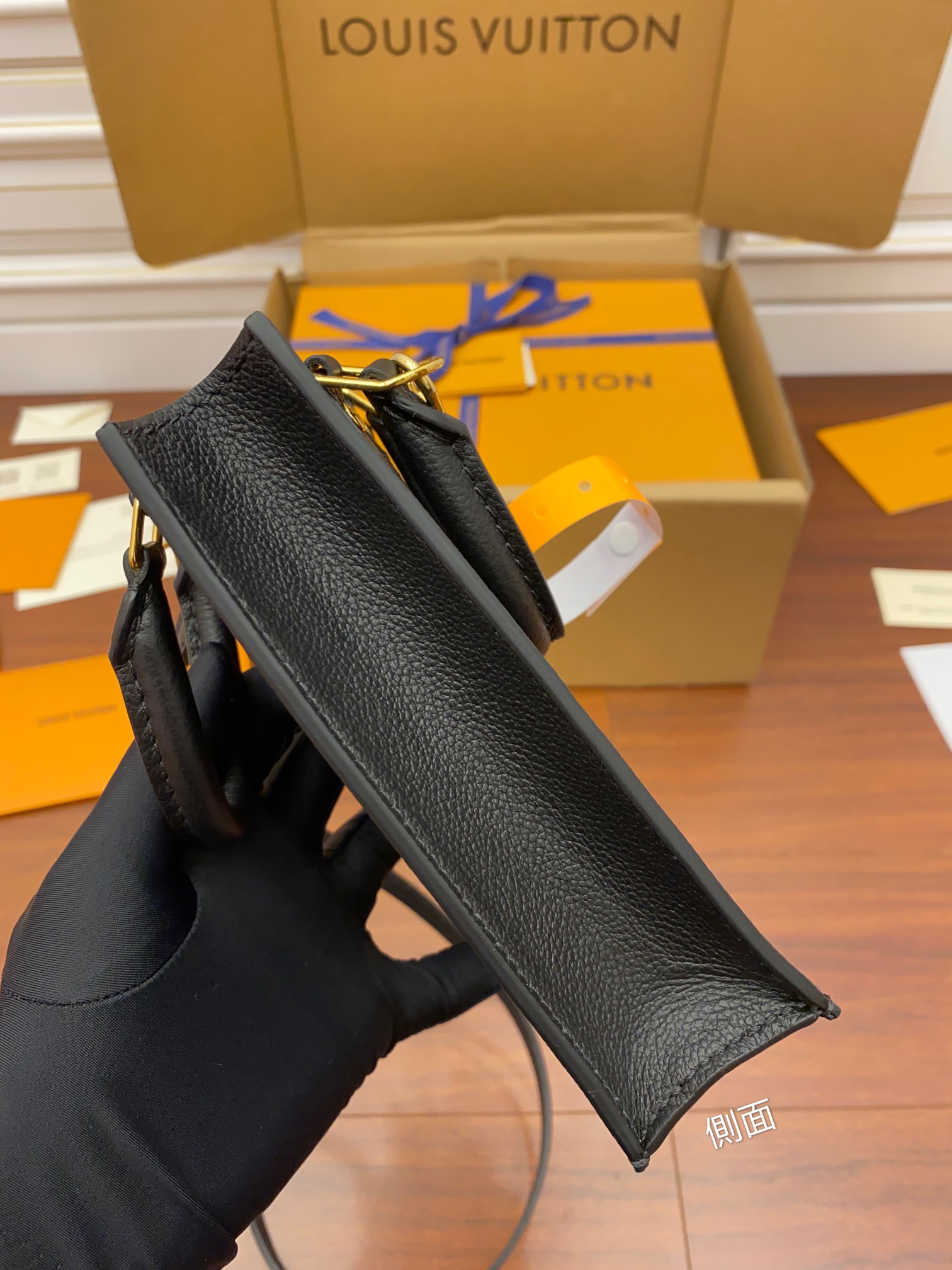 Louis Vuitton M80478 leather is genuine OEM Italian A-grade leather