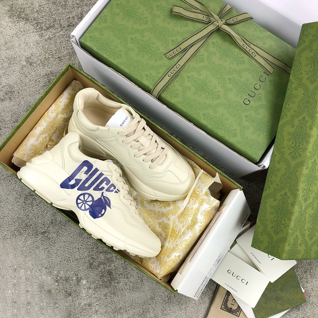 Gucci Pops This collection has a lot of flora and fauna elements Original material