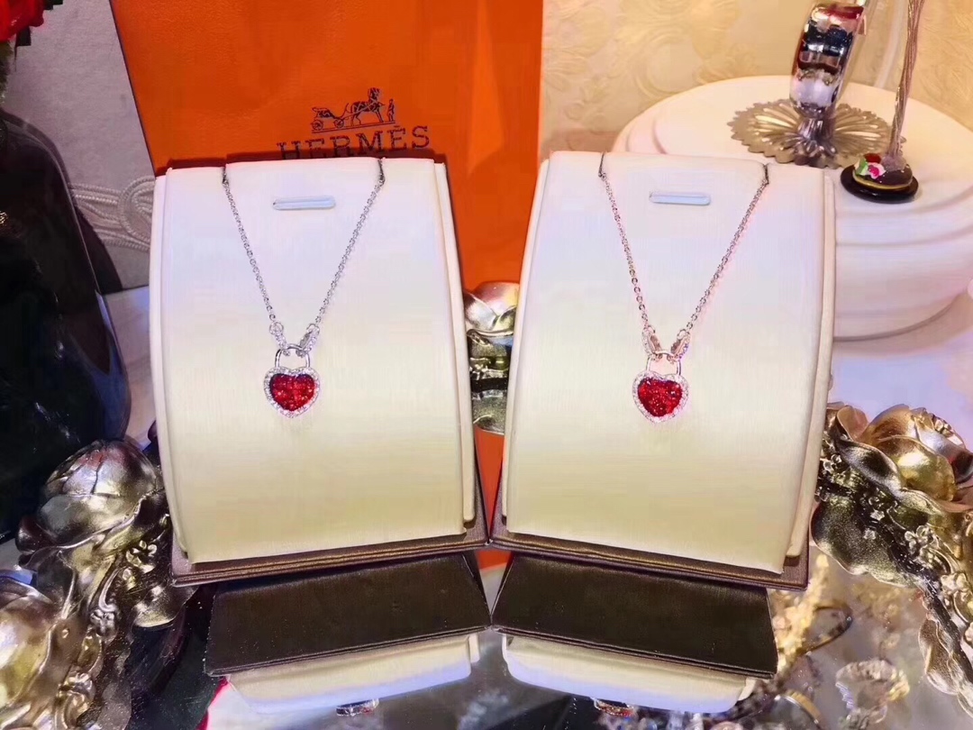 Hermes necklace