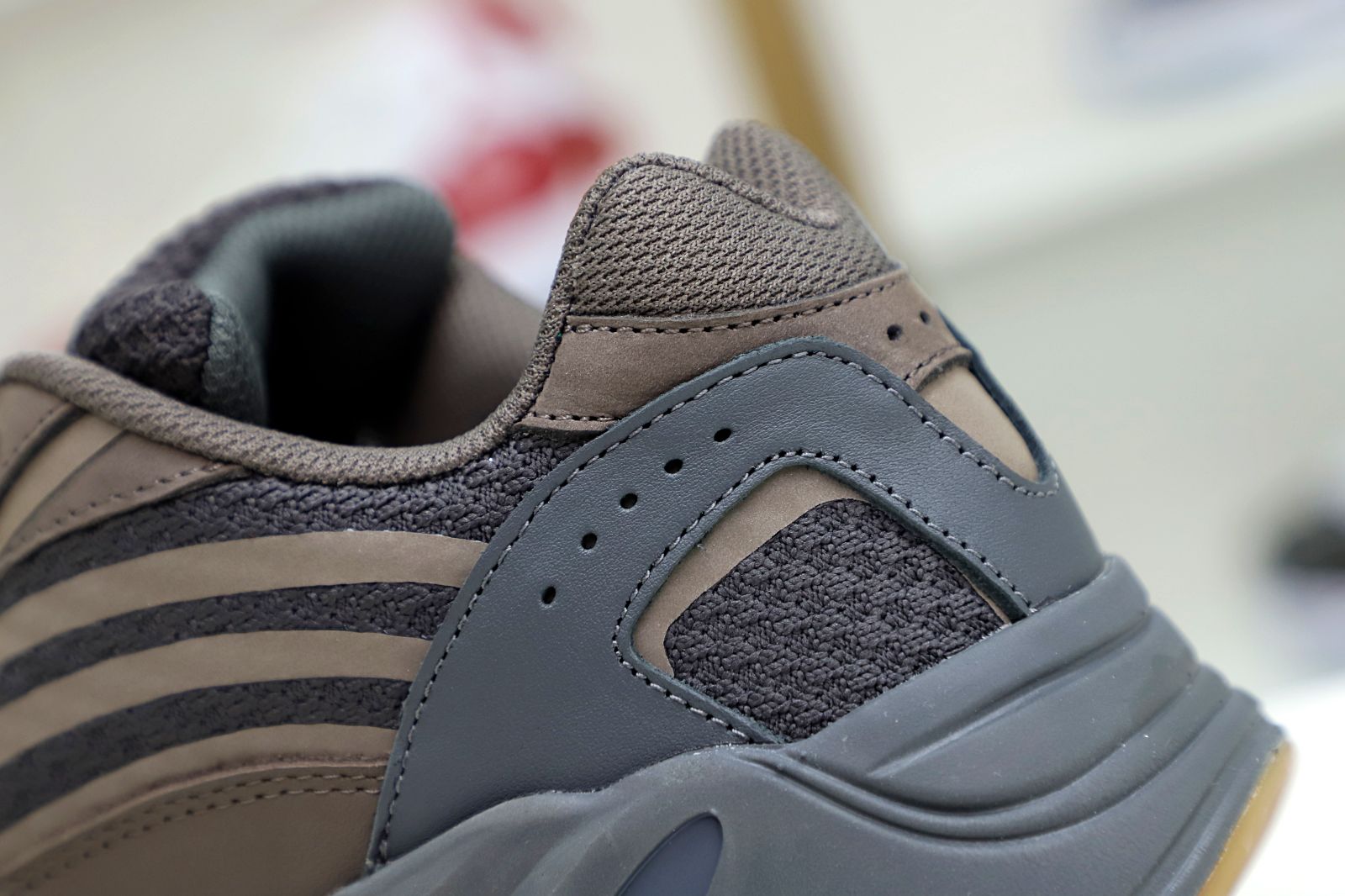 Yeezy boost 700 V2 Geode