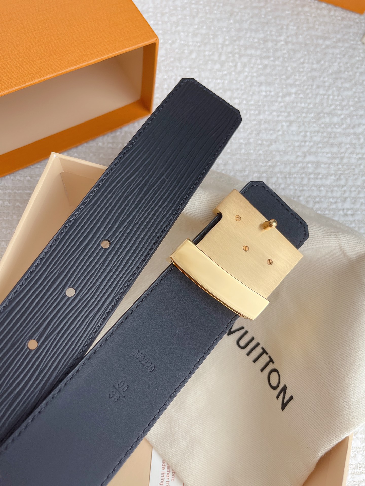 LOUIS VUITTO men's counter quality water ripple belt