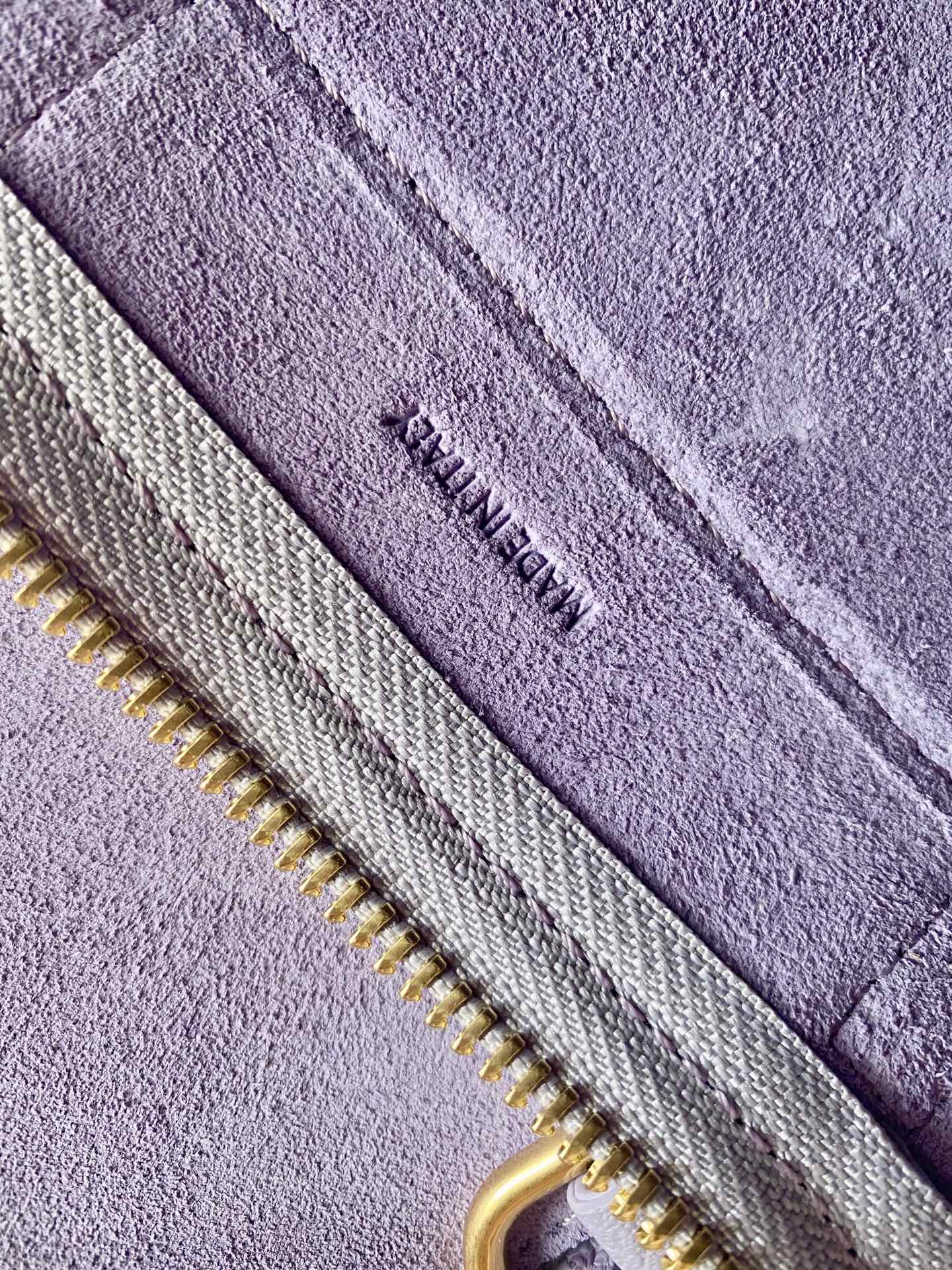 𝐂𝐞𝐥𝐢𝐧𝐞 𝐛𝐞𝐥𝐭 𝐩𝐢𝐜𝐨 𝟏𝟔𝐜𝐦 Grained Calfskin Bag