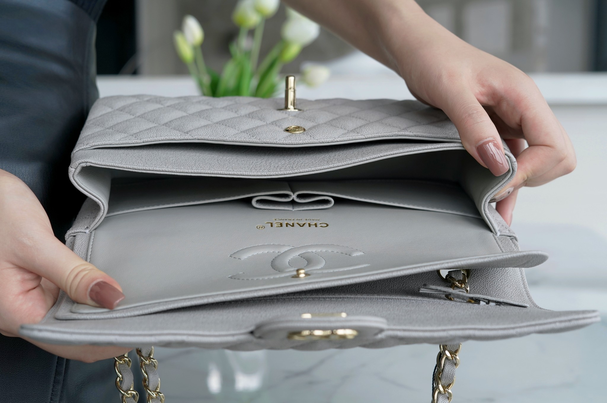 𝐂𝐇𝐀𝐍𝐄𝐋 Classic Flap France 🇫🇷 𝐇𝐇 𝐚𝐚𝐬 Original Caviar 🐂 Washed Tire Ox Medium 🐘 Dark Grey