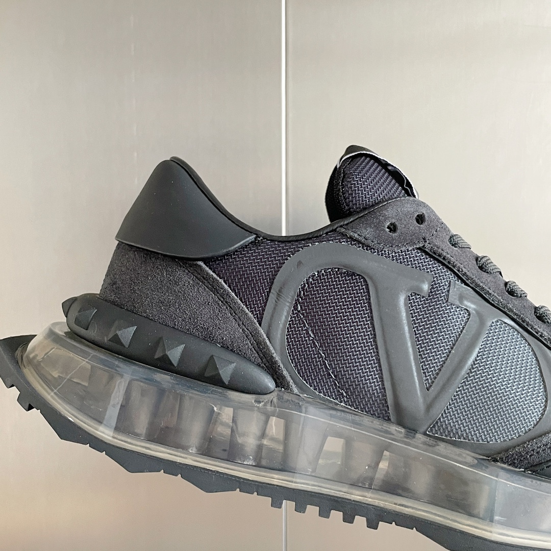 【Valentino】𝟐𝟎𝟐𝟏/𝐒𝐒 𝐧𝐞𝐰  Valentino new NETRUNNER series casual air cushion sports shoes