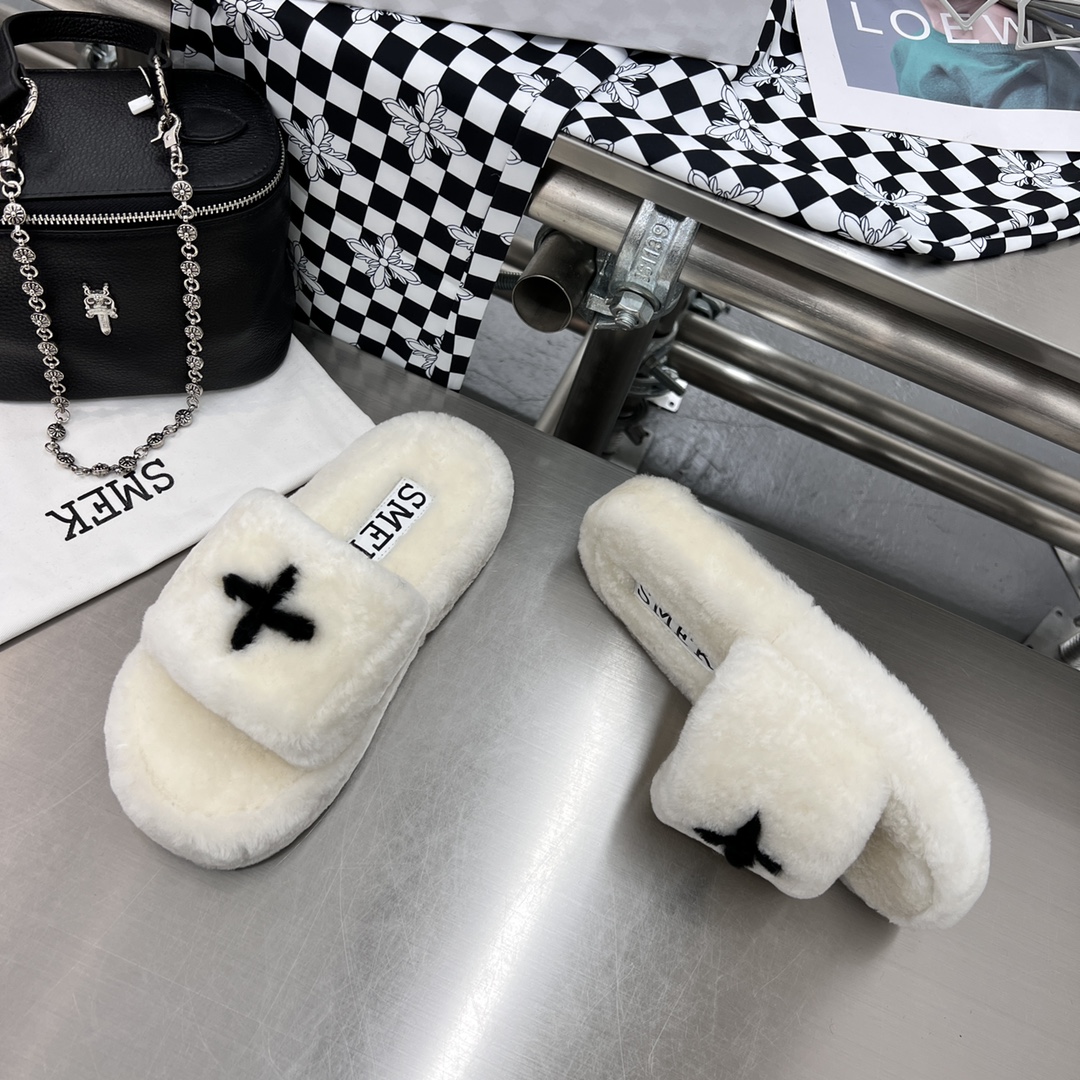 𝐒𝐌𝐅𝐊｜𝟐𝟎𝟐𝟐/𝐒𝐒 𝐧𝐞𝐰 Thick sole woolen slippers Sheepskin padded feet logo clearly visible Customized rubber non-slip outsole