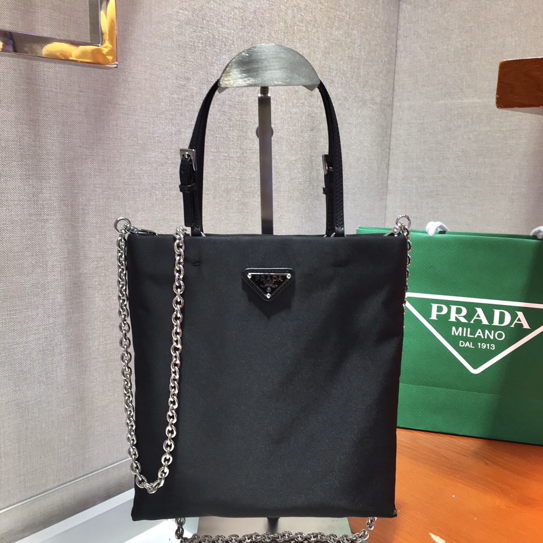 𝐏𝐑𝐀𝐃𝐀 New handbag 1BA252