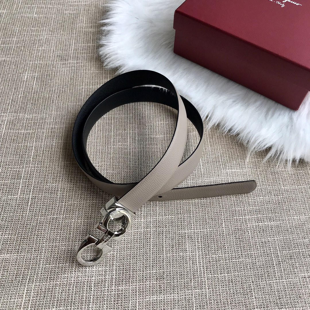 FERRAGAMO boutique buckle head, first layer of cowhide