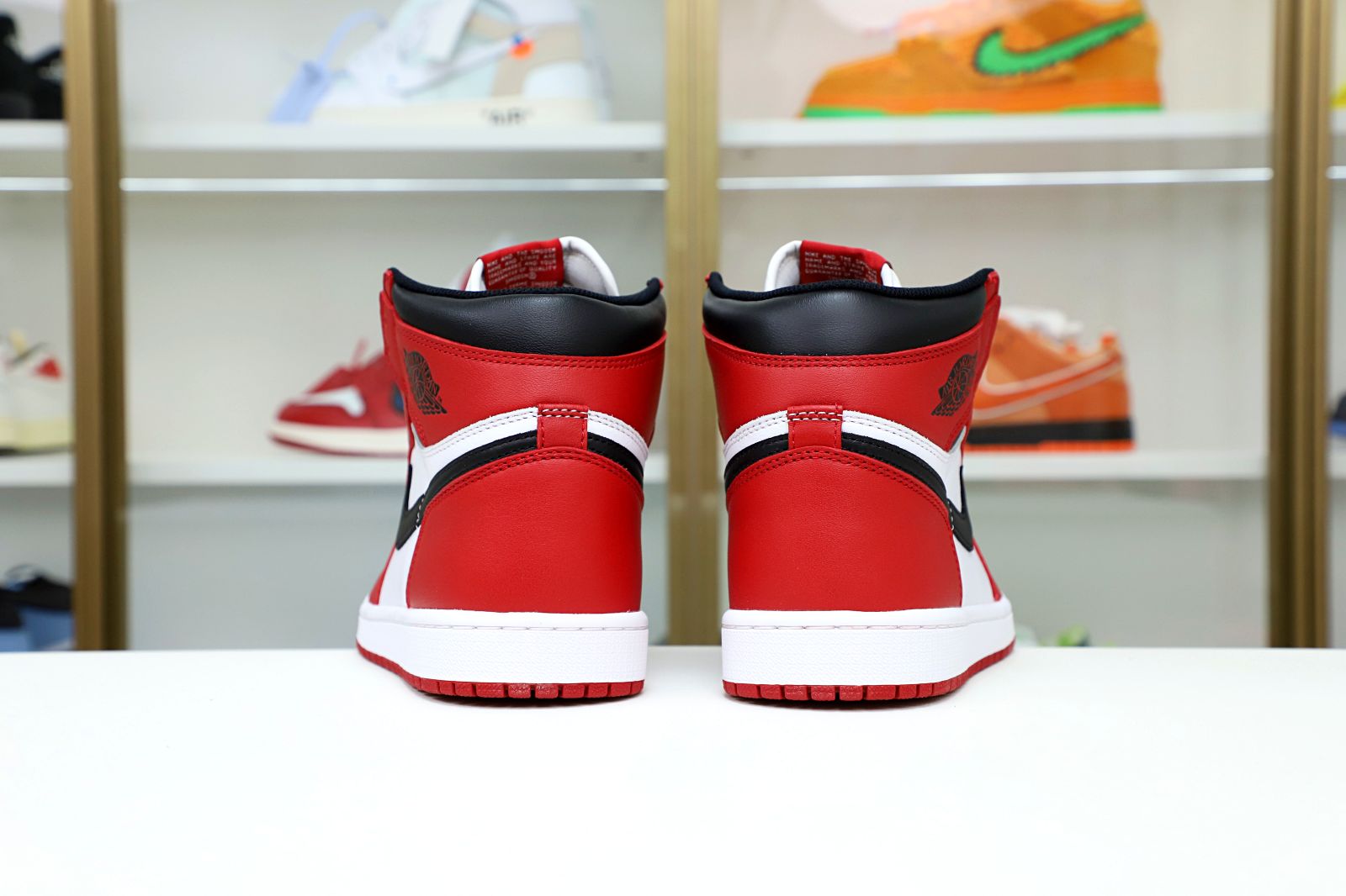 AIR JORDAN 1 RETRO HIGH OG CHICAGO 2015