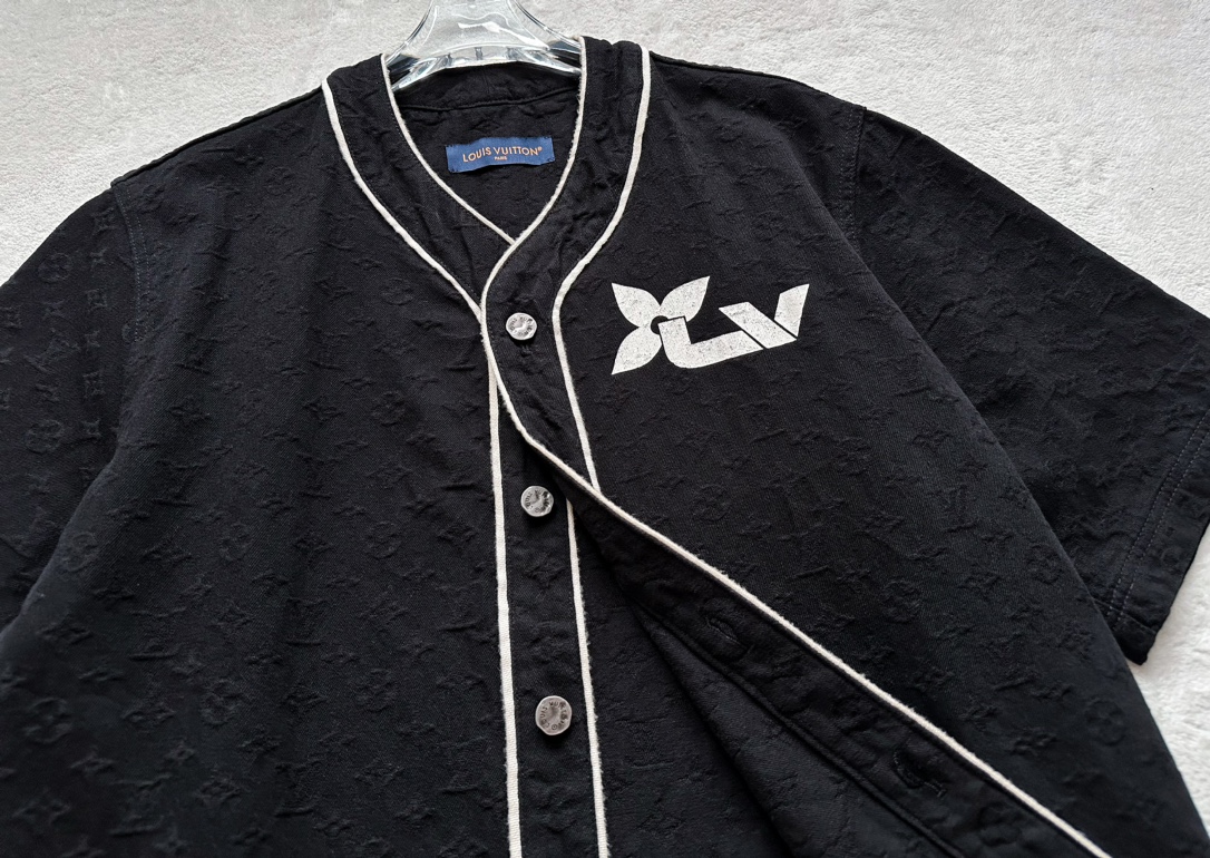 Louis Vuitton...New full flower black denim short-sleeved baseball uniform