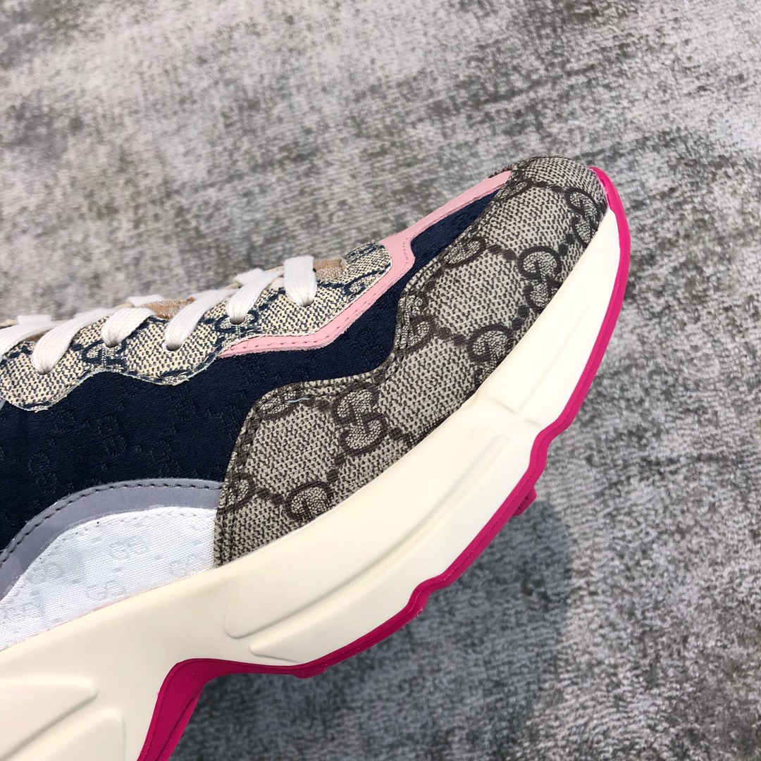 Gucci canvas cowhide interspersed with pink leather stripes trimmed poppet shoes pink spelling