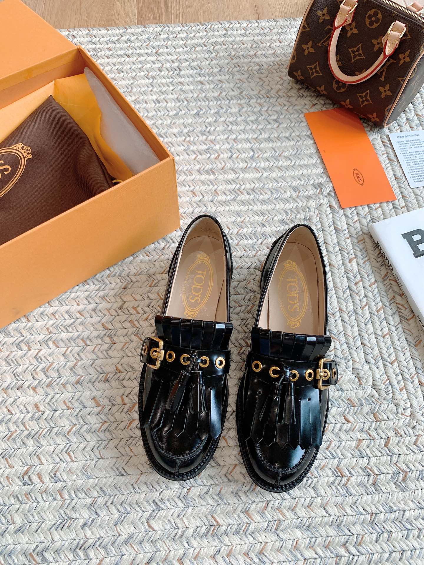 TOD'S 𝙏𝙊𝘿𝙎 2020FW new tasseled Le Fu shoes ✔️ buckle design retro literary ✔️