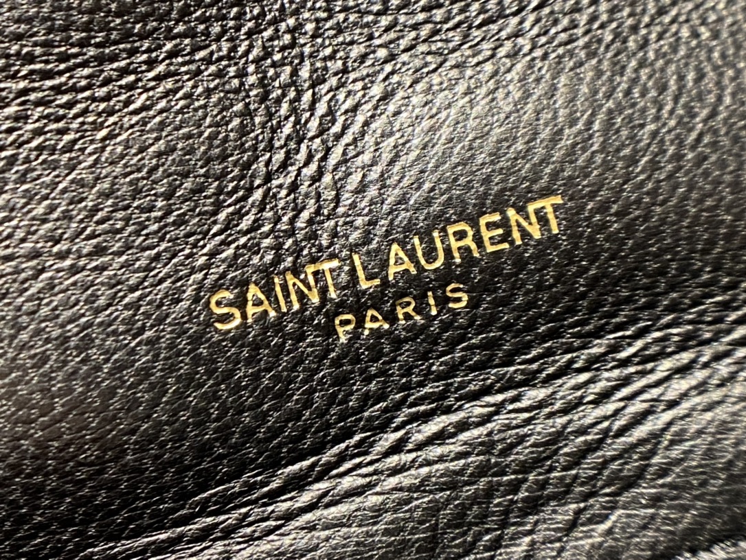 SAINT LAURENT #𝙇𝙤𝙪𝙇𝙤𝙪 𝙥𝙪𝙛𝙛𝙚𝙧#57747(large gold buckle)