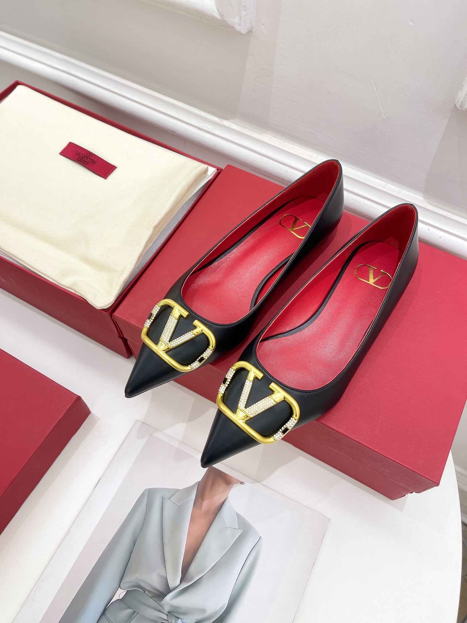 【Valentino】𝟐𝟎𝟐𝟏/𝐒𝐒 𝐧𝐞𝐰 Valentino 2022 spring and summer new large V diamond buckle high heels on the new