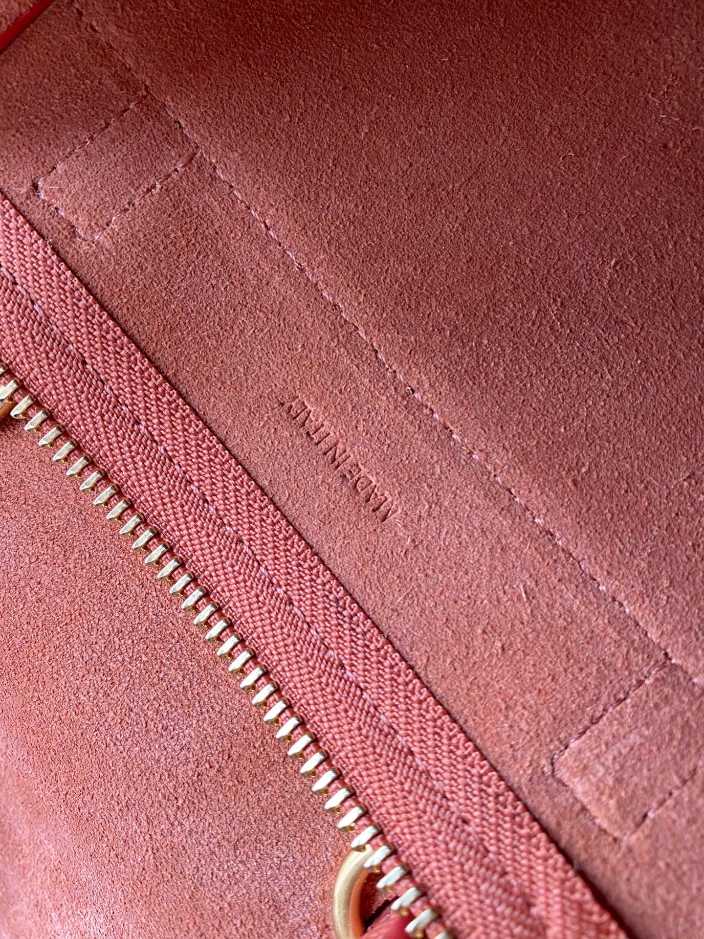 𝐂𝐞𝐥𝐢𝐧𝐞 𝐛𝐞𝐥𝐭 𝐩𝐢𝐜𝐨 𝟏𝟔𝐜𝐦 Grained Calfskin Bag