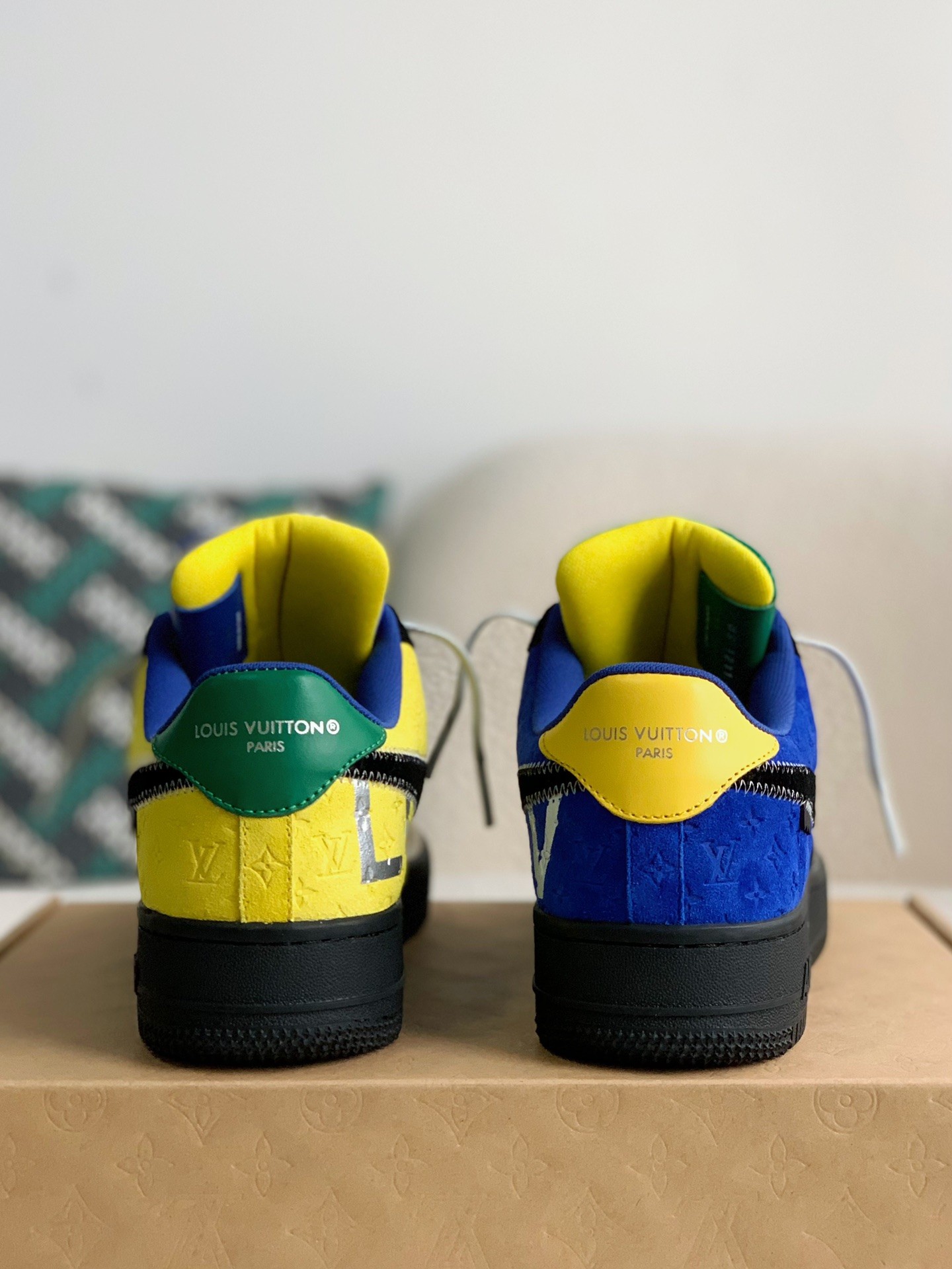 LOUIS VUITTON × NIKE AIR FORCE 1 Sneaker