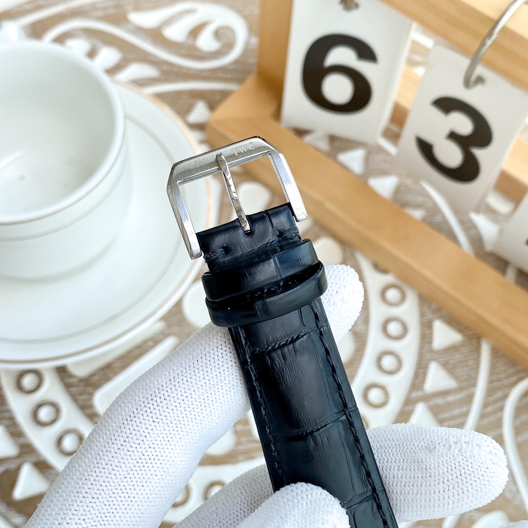 IWC- Fine men's watches Fully automatic mechanical movement, top 316 steel case and strap