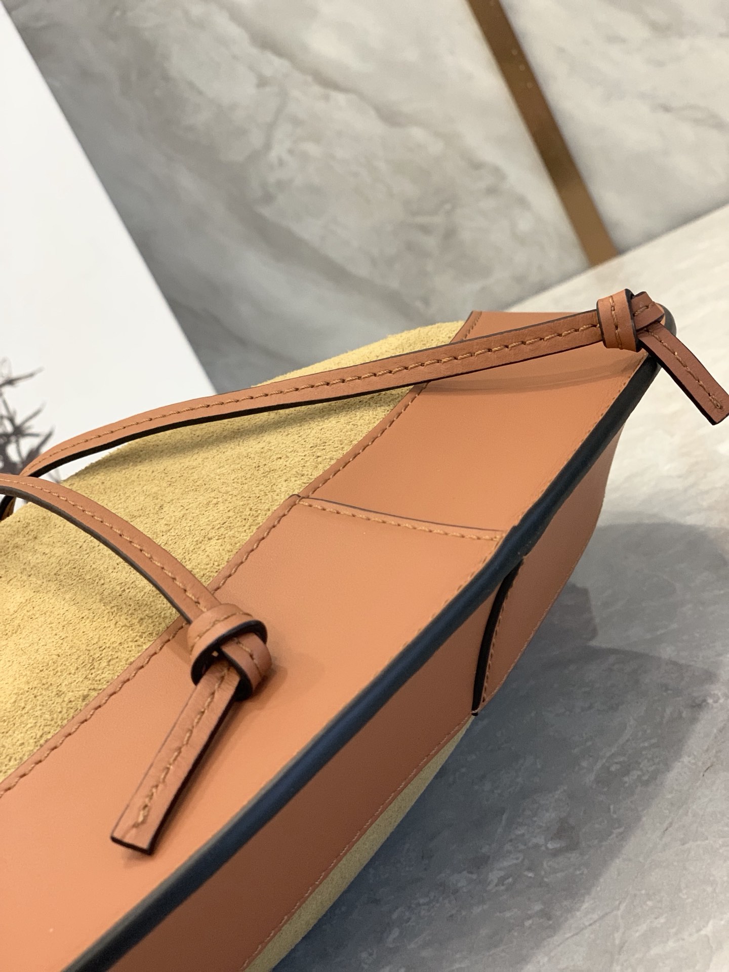 LOEWE Horseshoe flying saucer bag