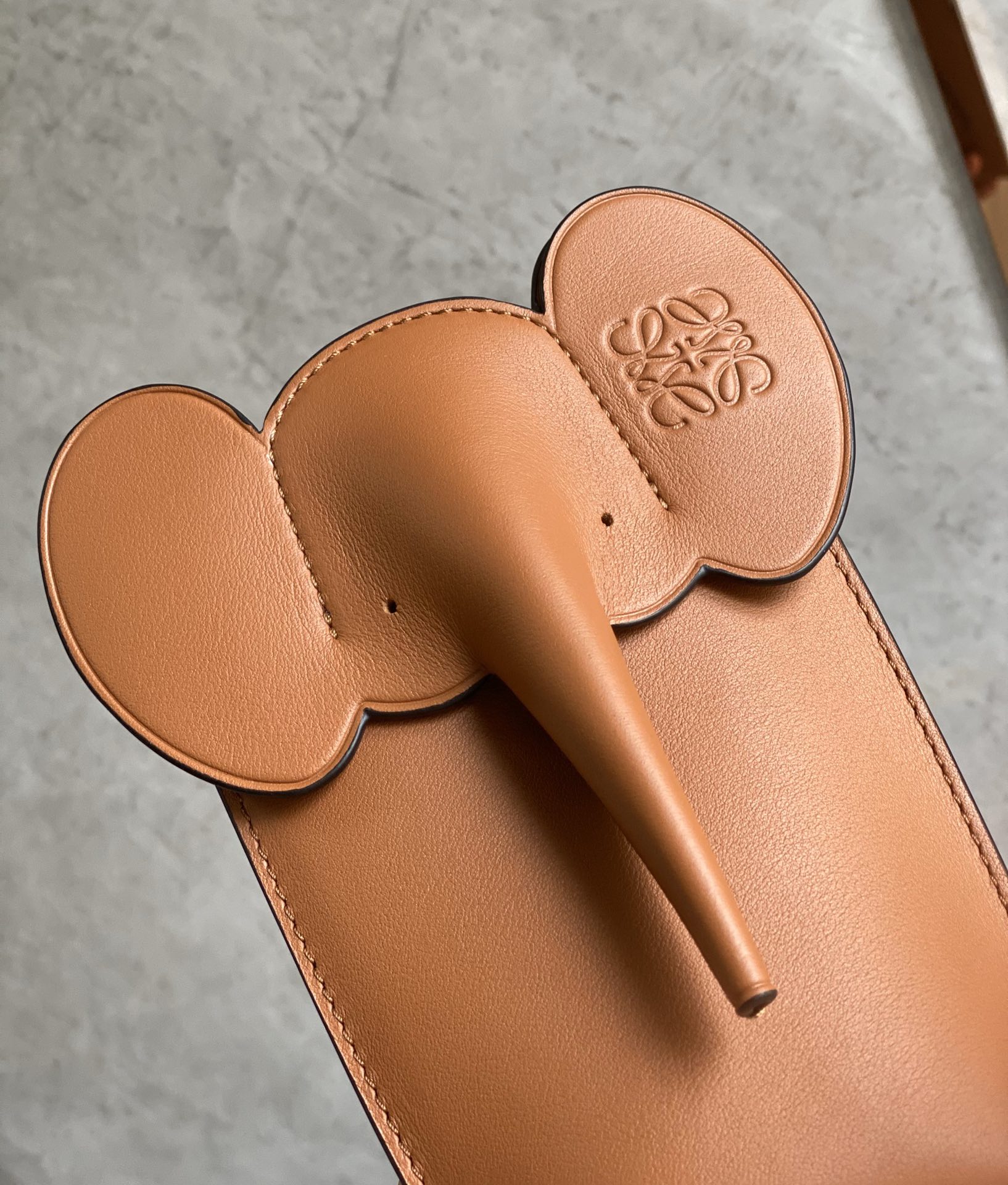 LOEWE Elephant Phone Bag