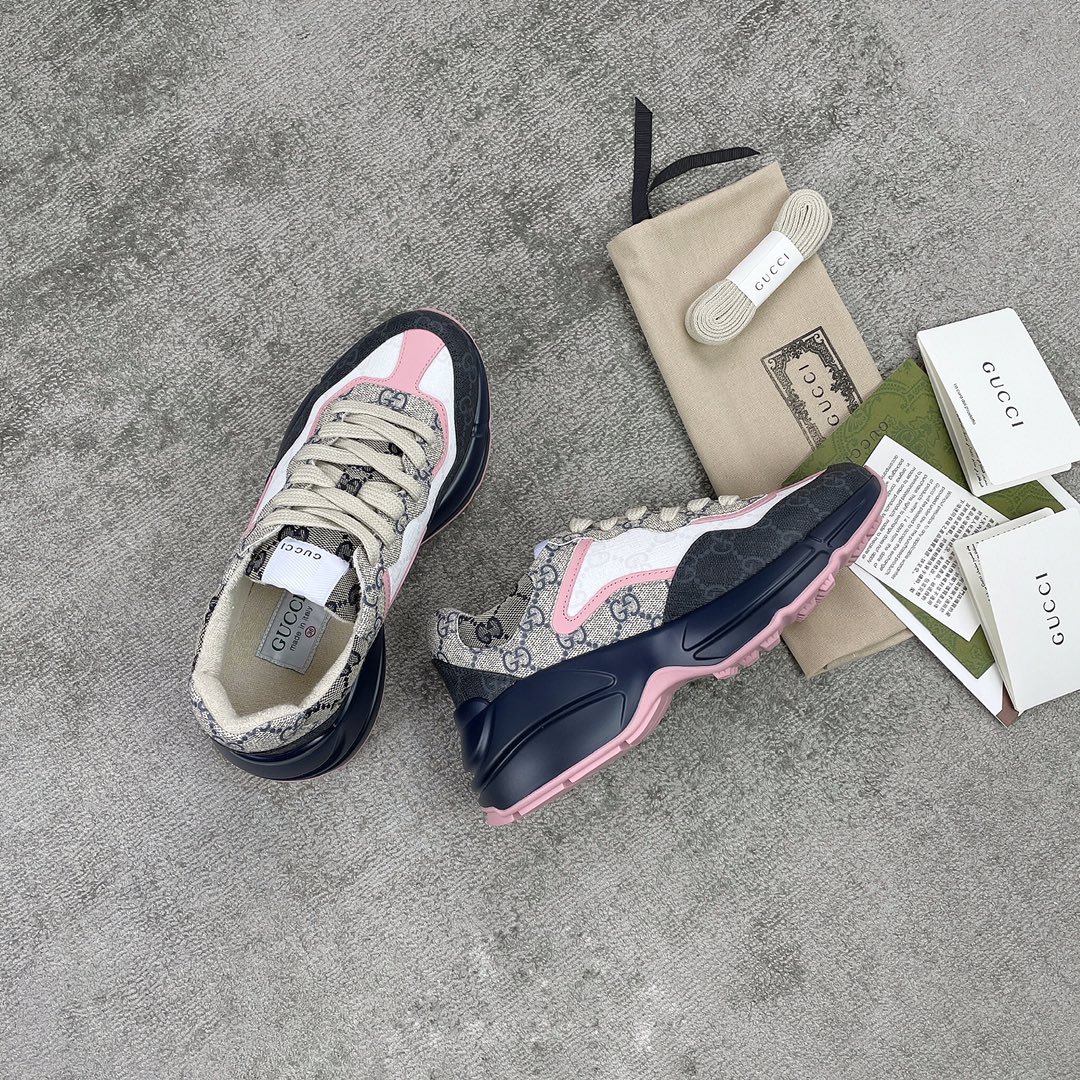 Gucci Pops This collection has a lot of flora and fauna elements Original material