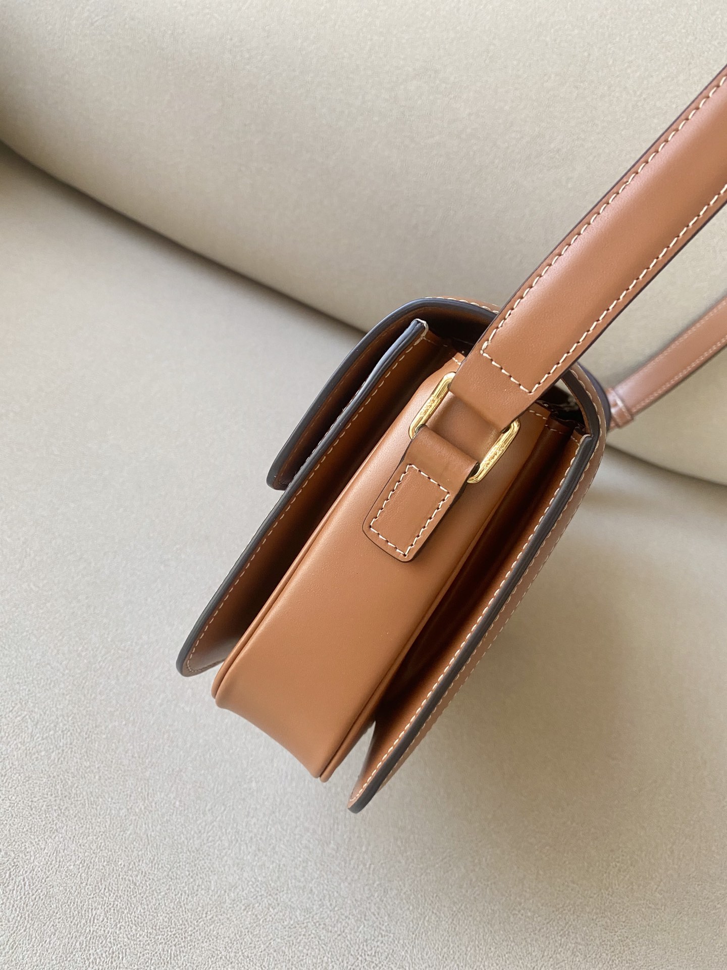 𝐂𝐞𝐥𝐢𝐧𝐞 Triomphe Medium 22.5cm