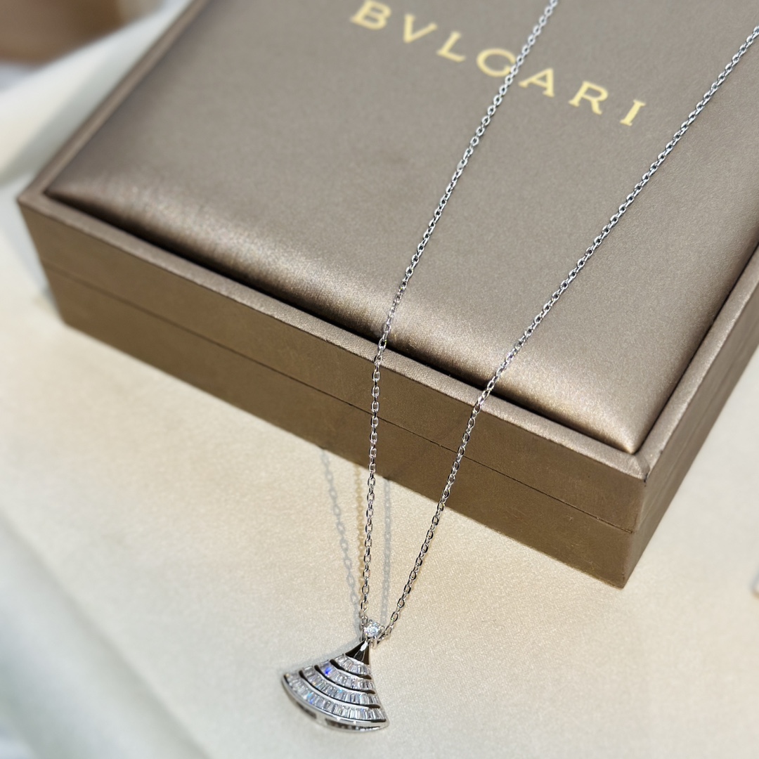 BVLGARI  necklace