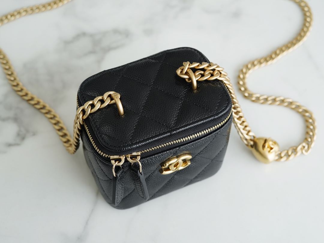 𝗖𝗛𝗔𝗡𝗘𝗟✦ 23P Spring/Summer New Love Adjustment Buckle Small Box