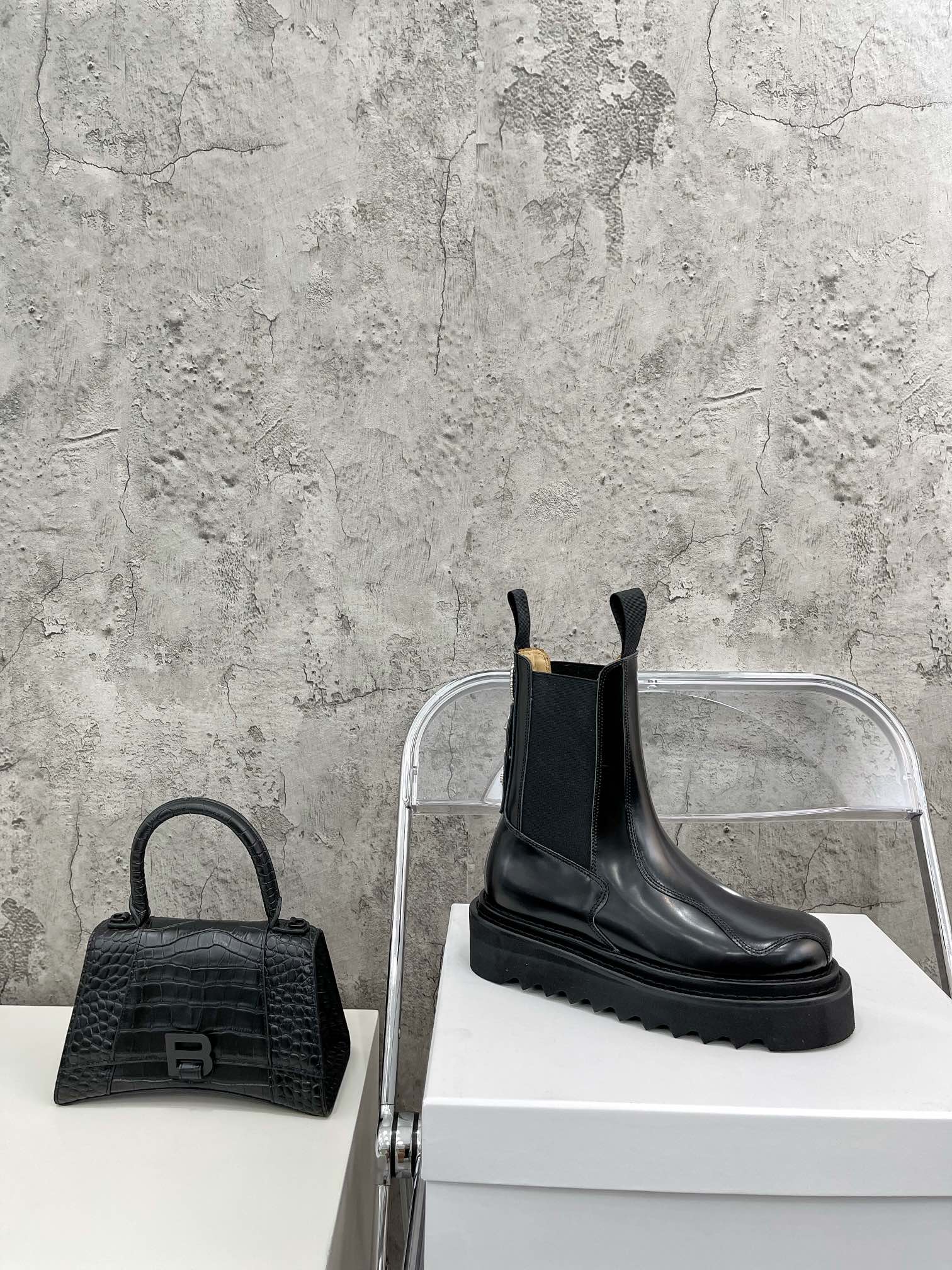 Toga Pulla | 𝟐𝟎𝟐𝟏/𝐒𝐒 𝐧𝐞𝐰 Toga Pulla2021/FW hot trend Chelsea mid-calf boots toga dark mid-calf boots