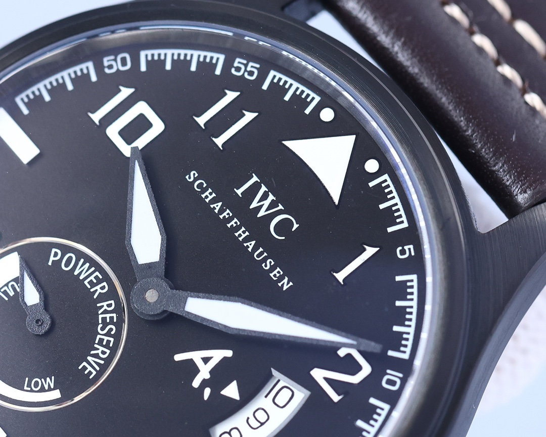 IWC- The line staff series lW5127537 movement automatic mechanical Swiss machine 2824 316 stainless steel