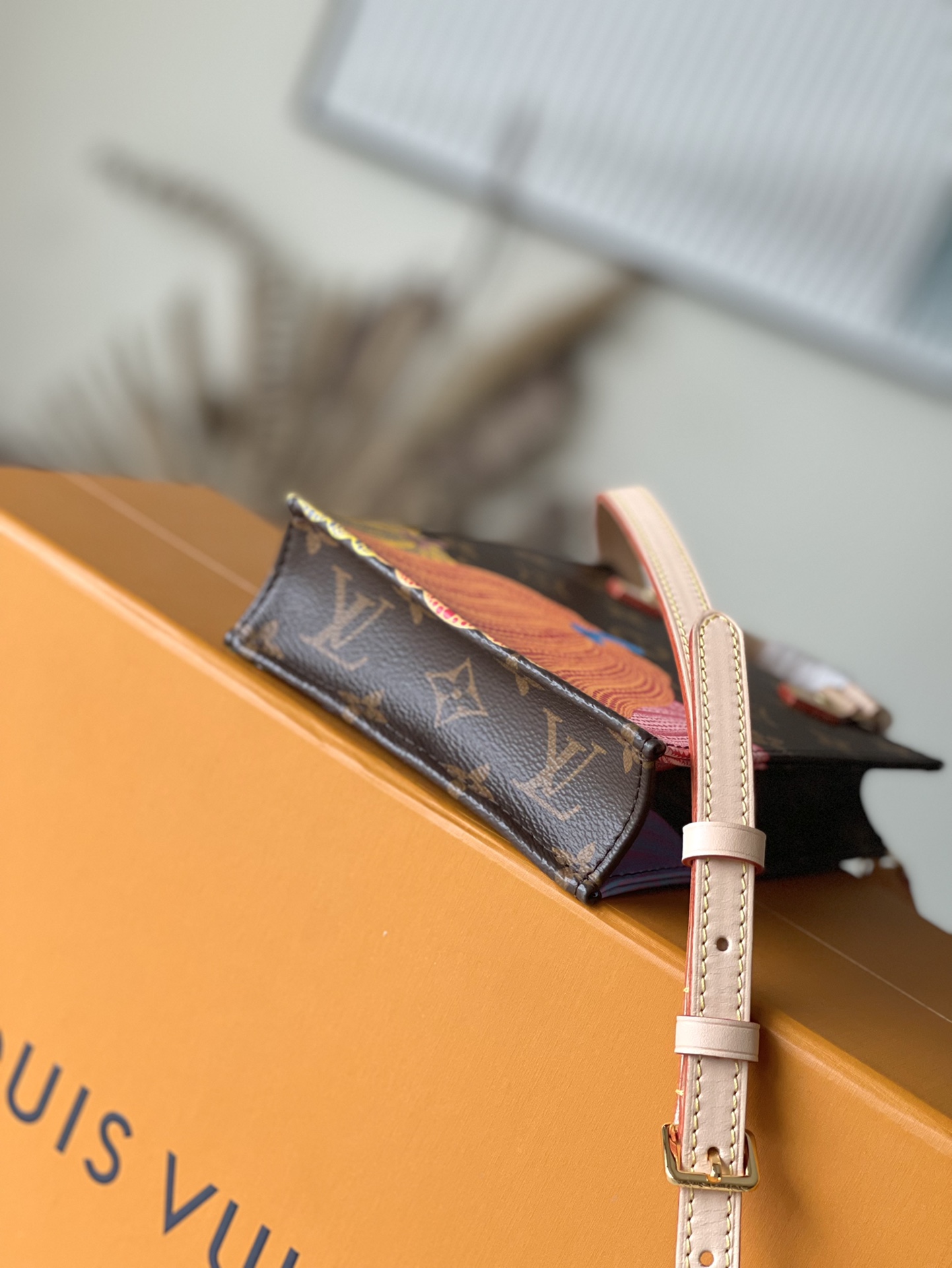 𝐋𝐎𝐔𝐈𝐒 𝐕𝐔𝐈𝐓𝐓𝐎𝐍 M82112 LV x YK PETIT SAC PLAT Bag