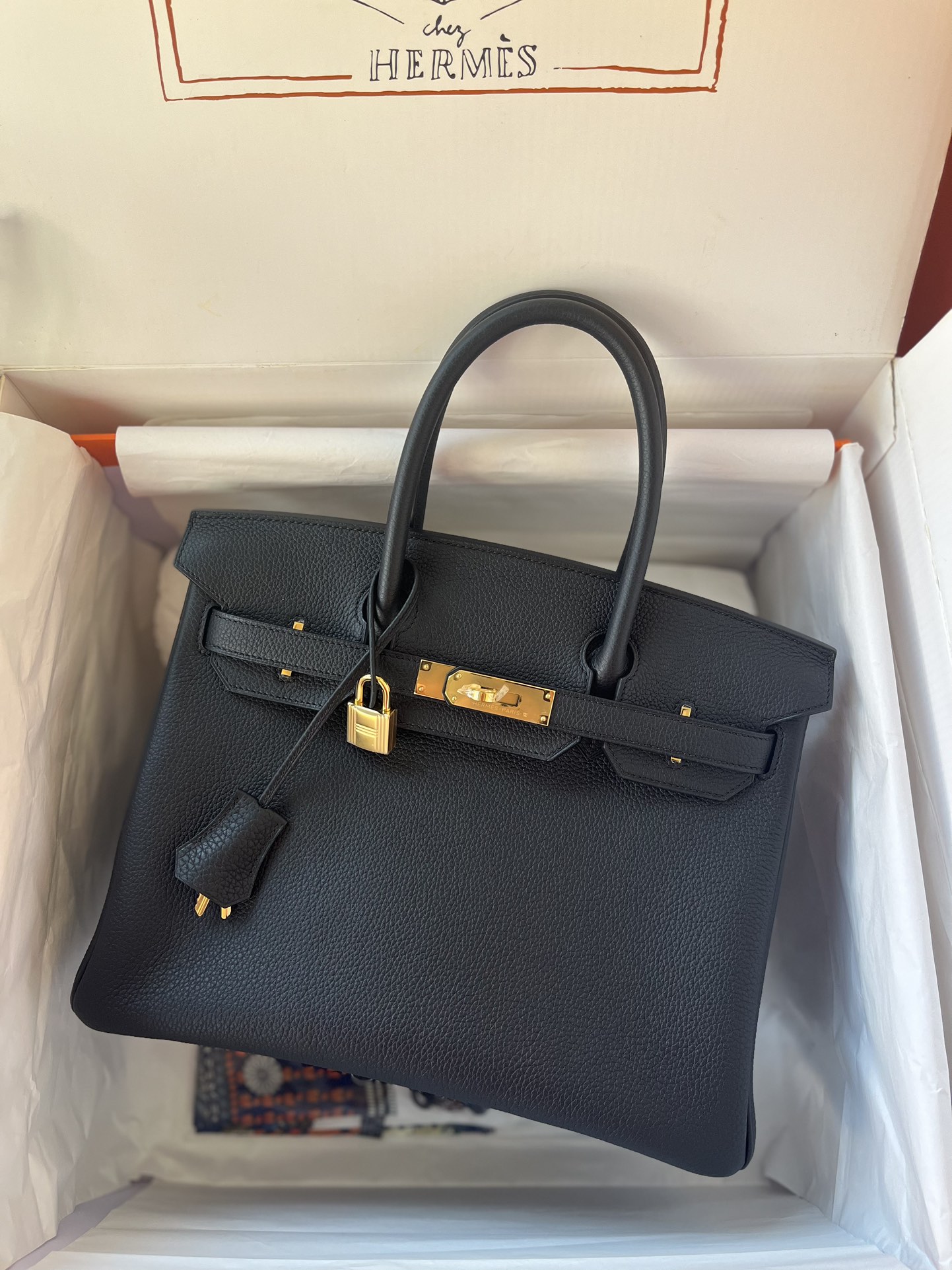 Birkin 30cm black with gold buckle Togo leather Top calfskin Real shooting Quality visible to the naked eye