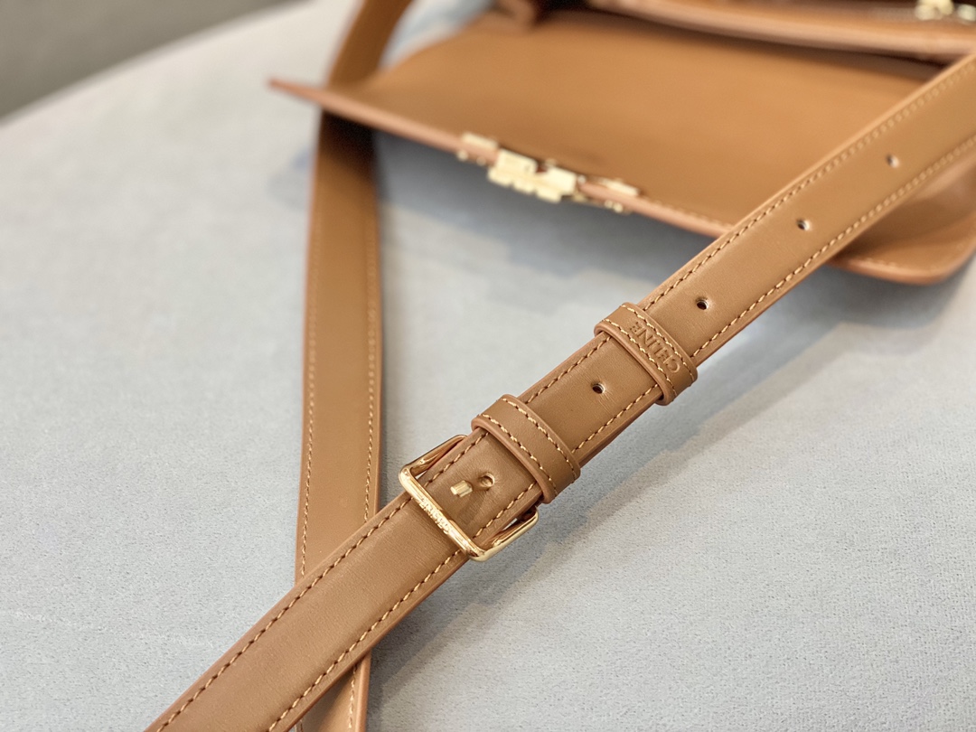 𝐂𝐞𝐥𝐢𝐧𝐞 Triomphe Medium 22.5cm