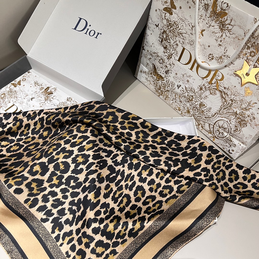 𝐃𝐢𝐨𝐫 ·《Leopard Print Square Scarf》 Gold 100% Silk