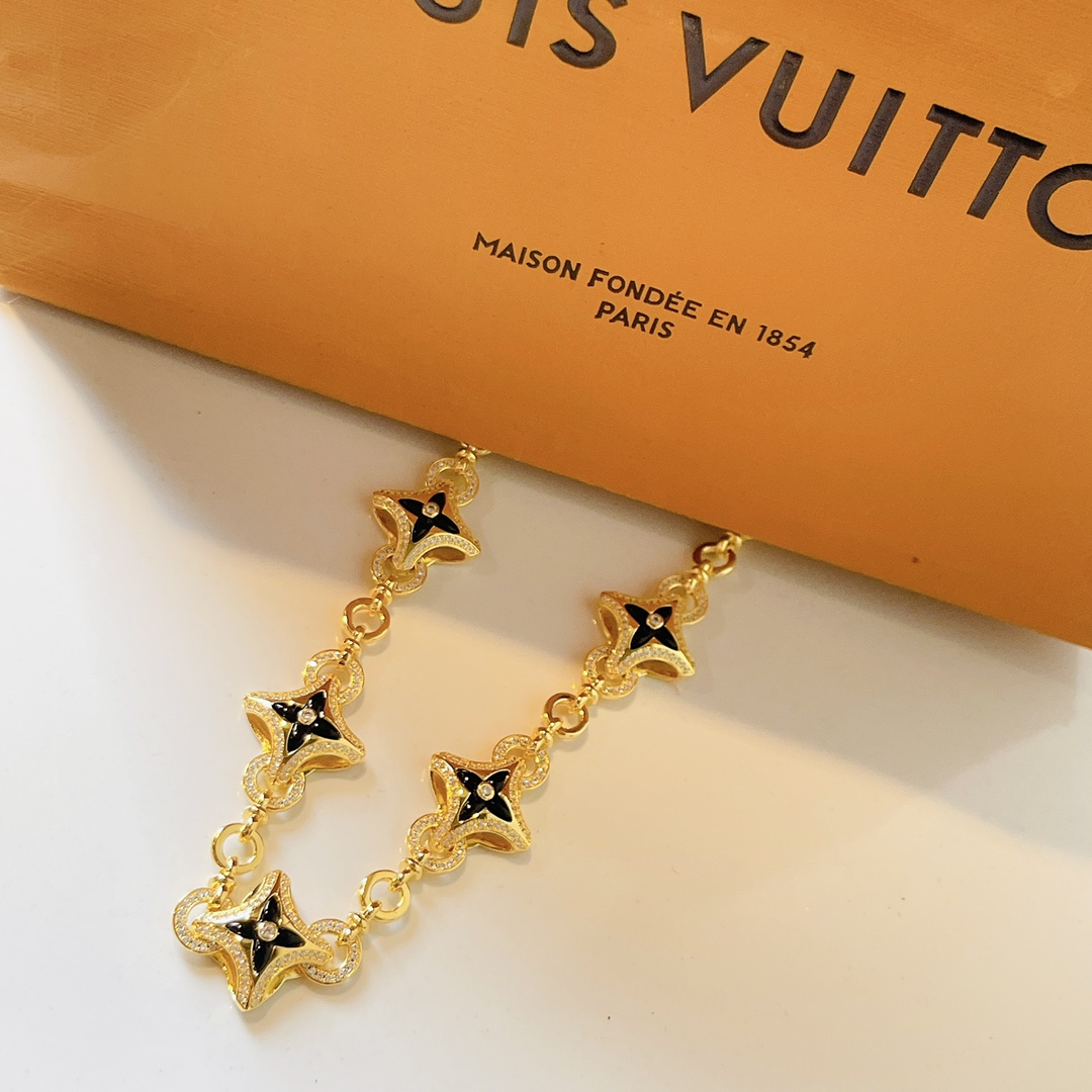 Louis Vuitton Full diamond four leaf clover five flower necklace in yellow gold