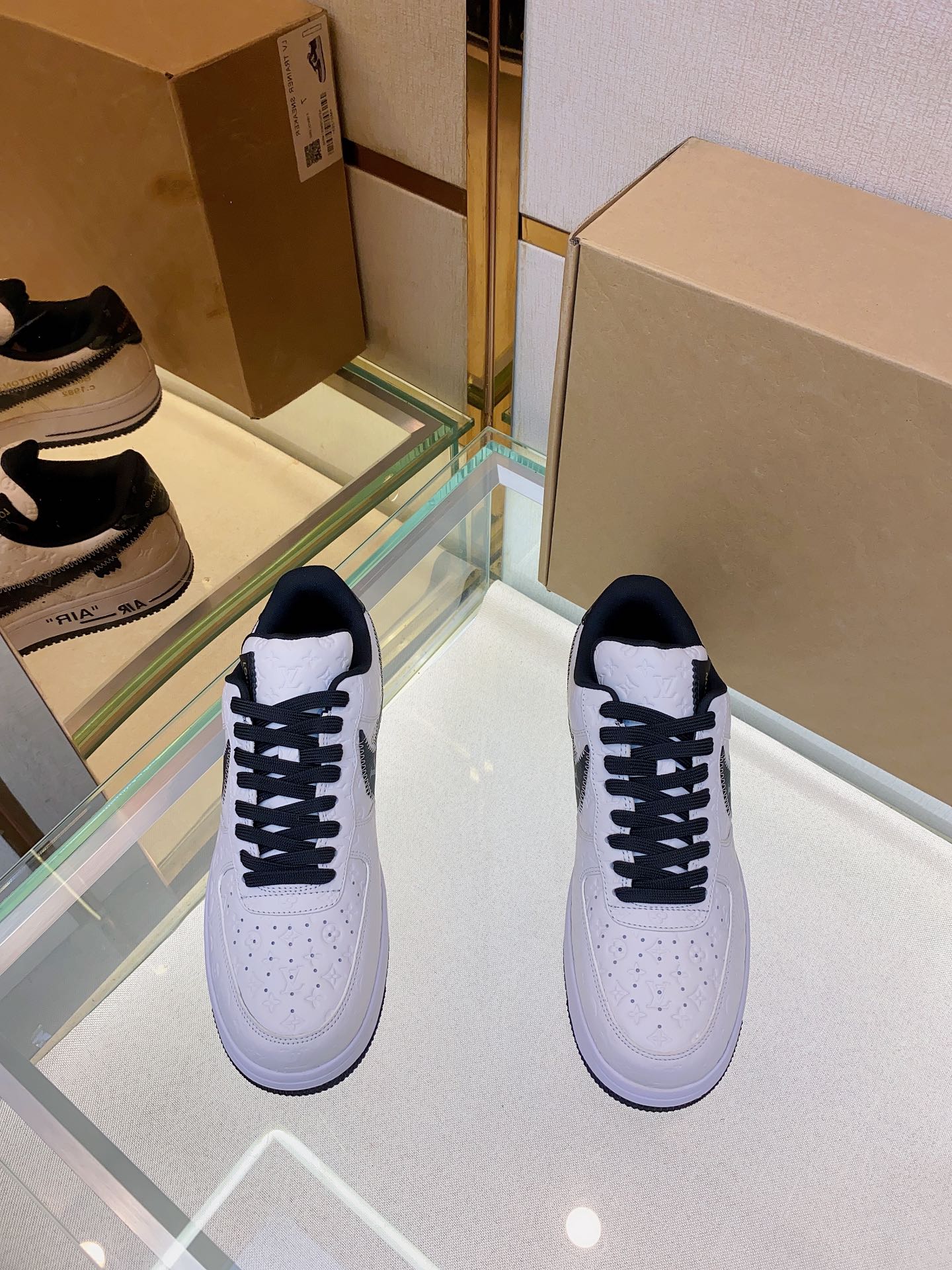 Louis Vuitton Nike joint 🆕Men's Abbesses sneakers