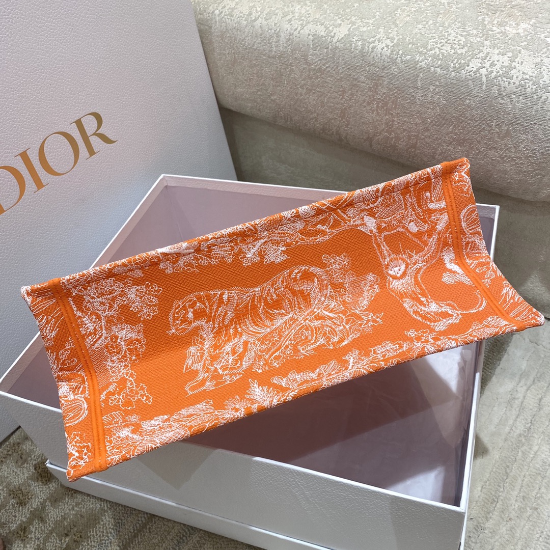 DIOR TOTE Tiger Embroidery Fluorescent Collection