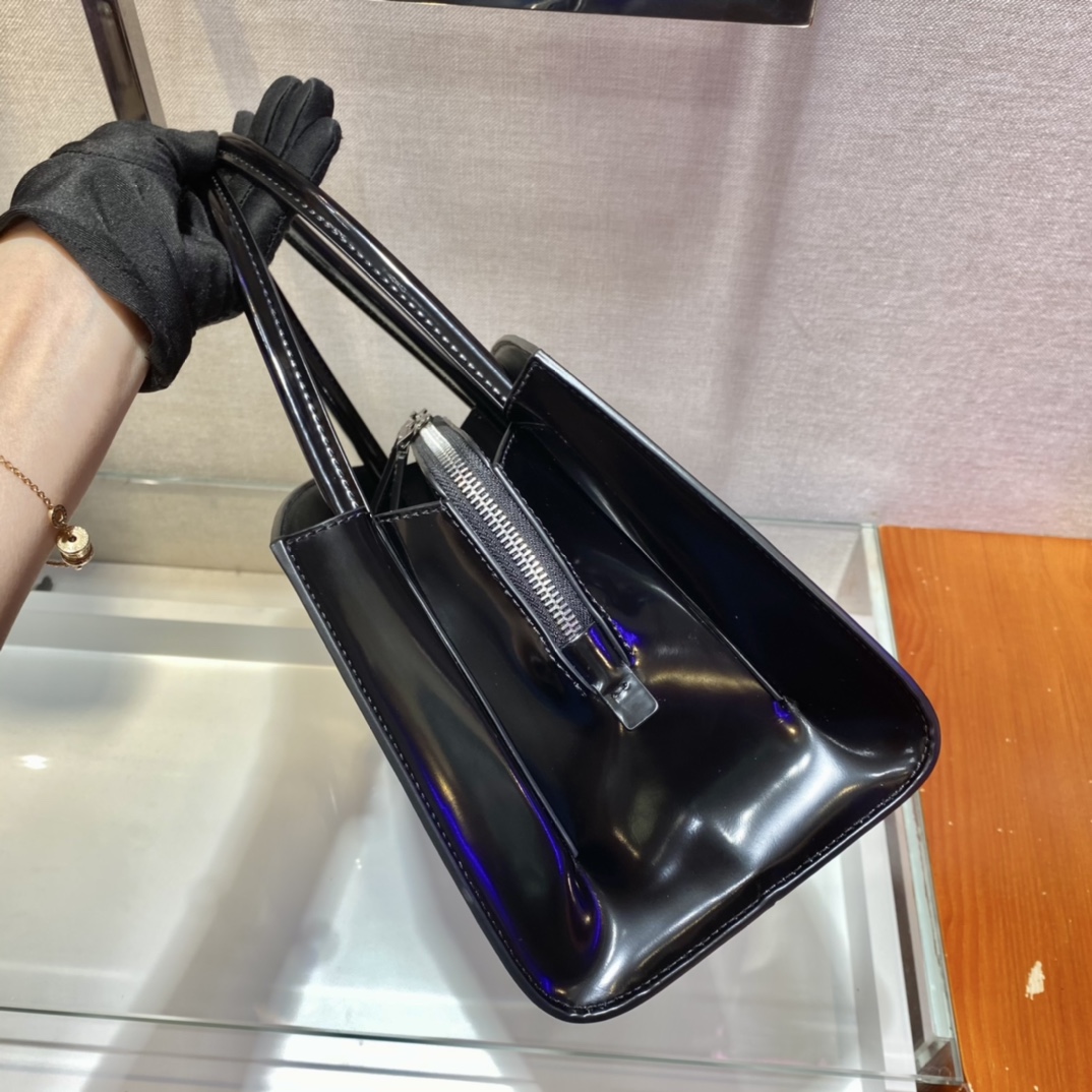 𝐏𝐑𝐀𝐃𝐀 New 1BA327