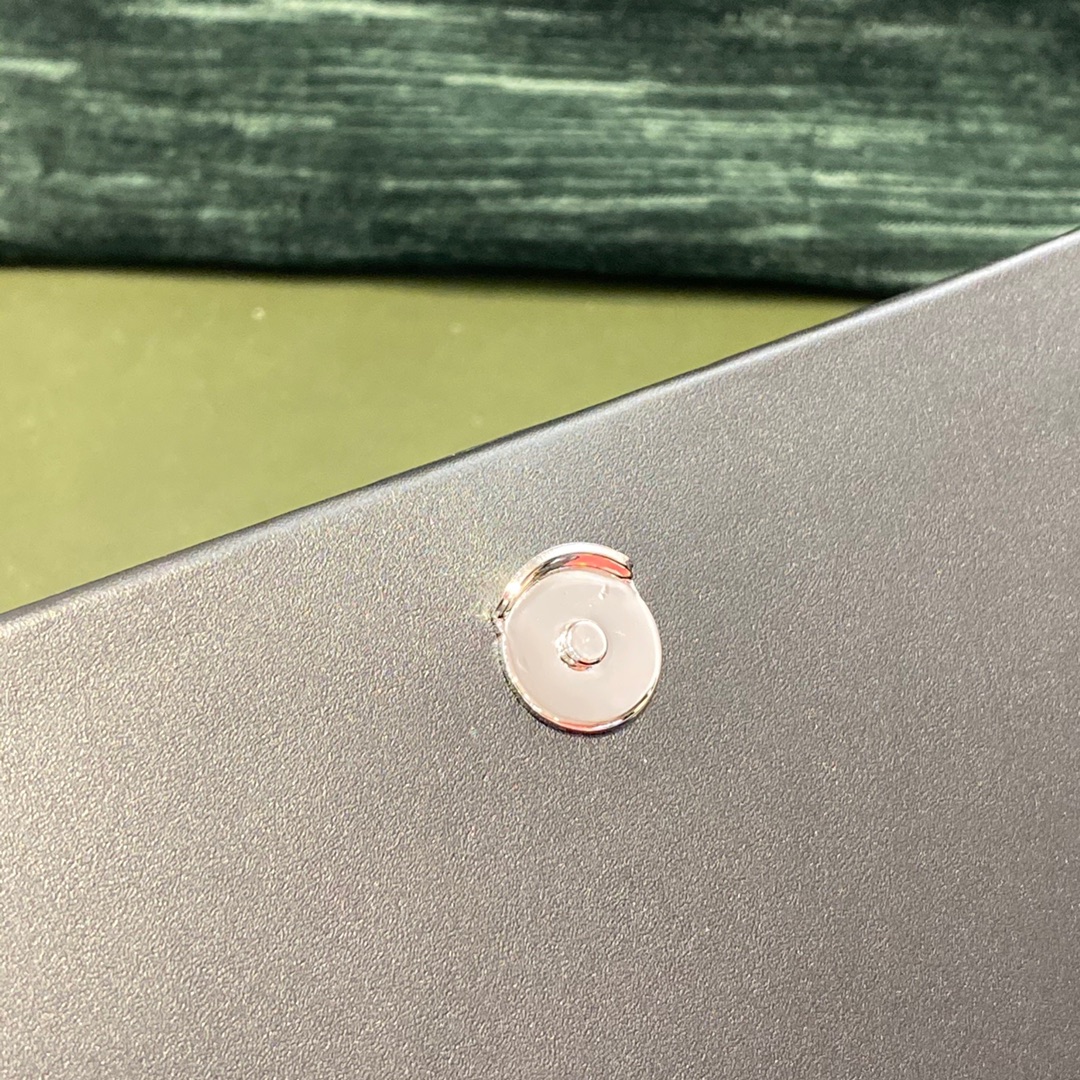 SAINT LAURENT  #𝑲𝒂𝒕𝒆 𝟮𝟰𝒄𝒎#354119