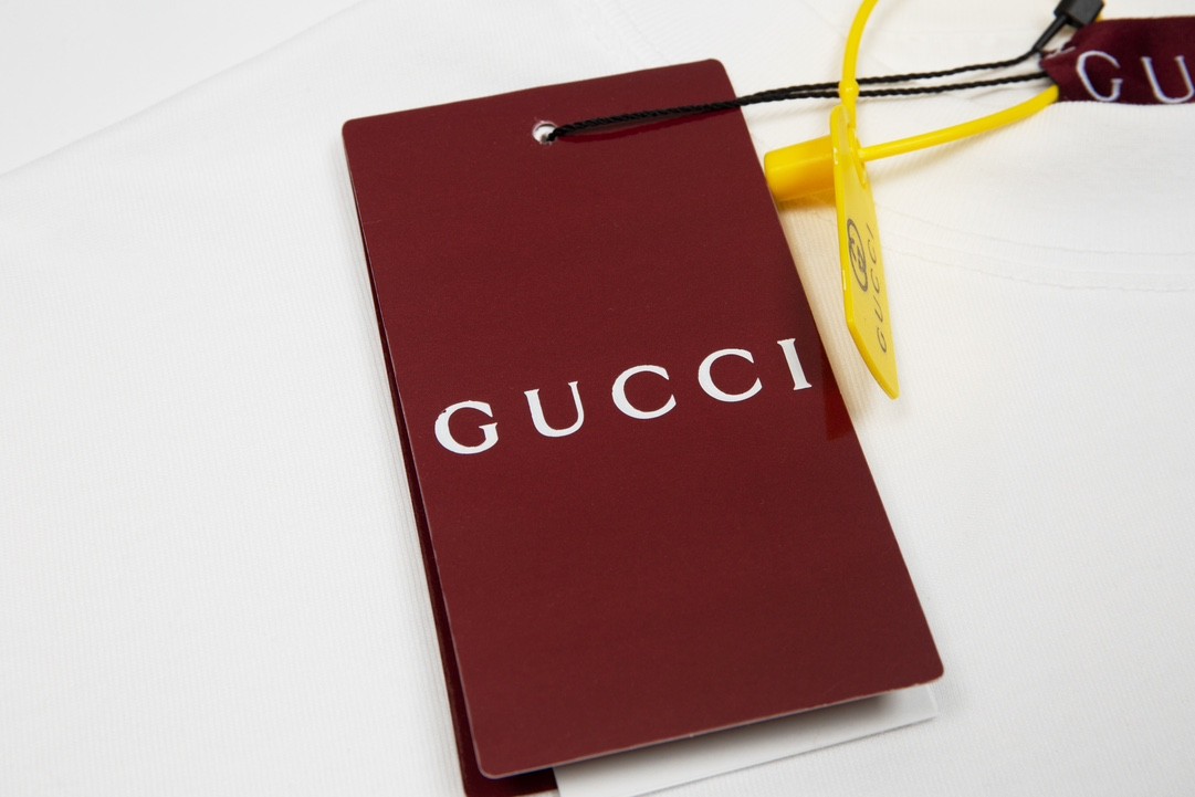 Gucci Gradient Letter Logot shirt