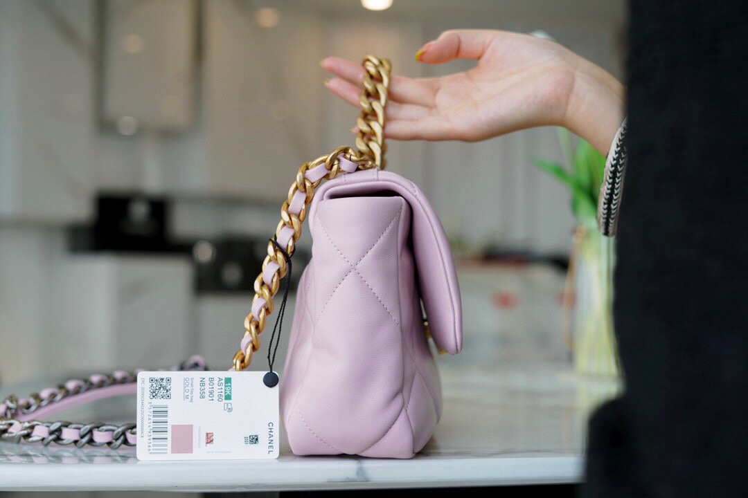 𝗖𝗛𝗔𝗡𝗘𝗟 ❶❾ 𝗕𝗔𝗚 Original lambskin series ❥ Genuine leather ❥ Small ❥ New color light pink for spring/summer 2021