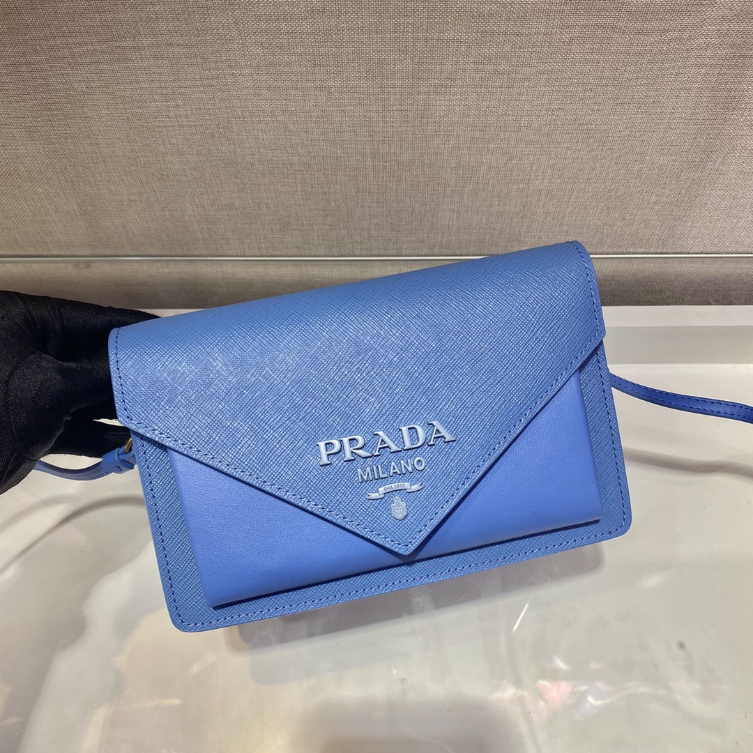 𝐏𝐑𝐀𝐃𝐀 Crossbody bag 1BP020