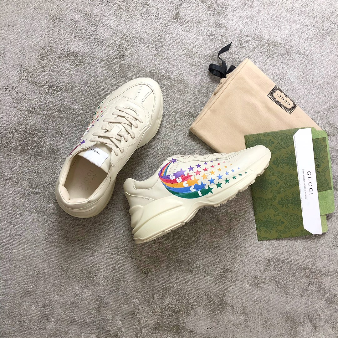 Gucci Pops This collection has a lot of flora and fauna elements Original material