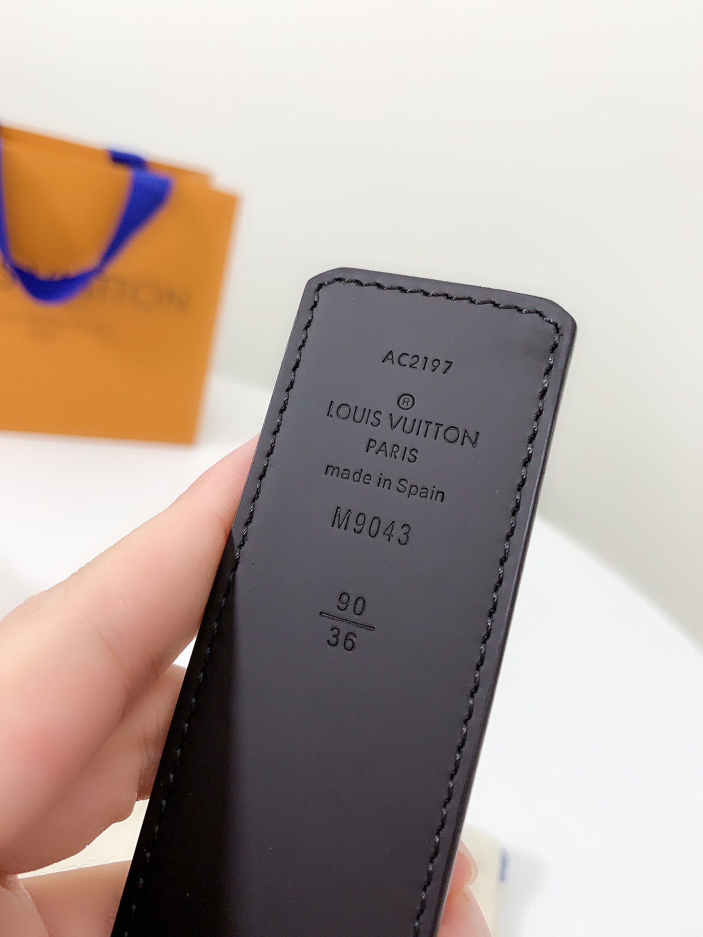 LOUIS VUITTO classic waterproof fabric with original calfskin